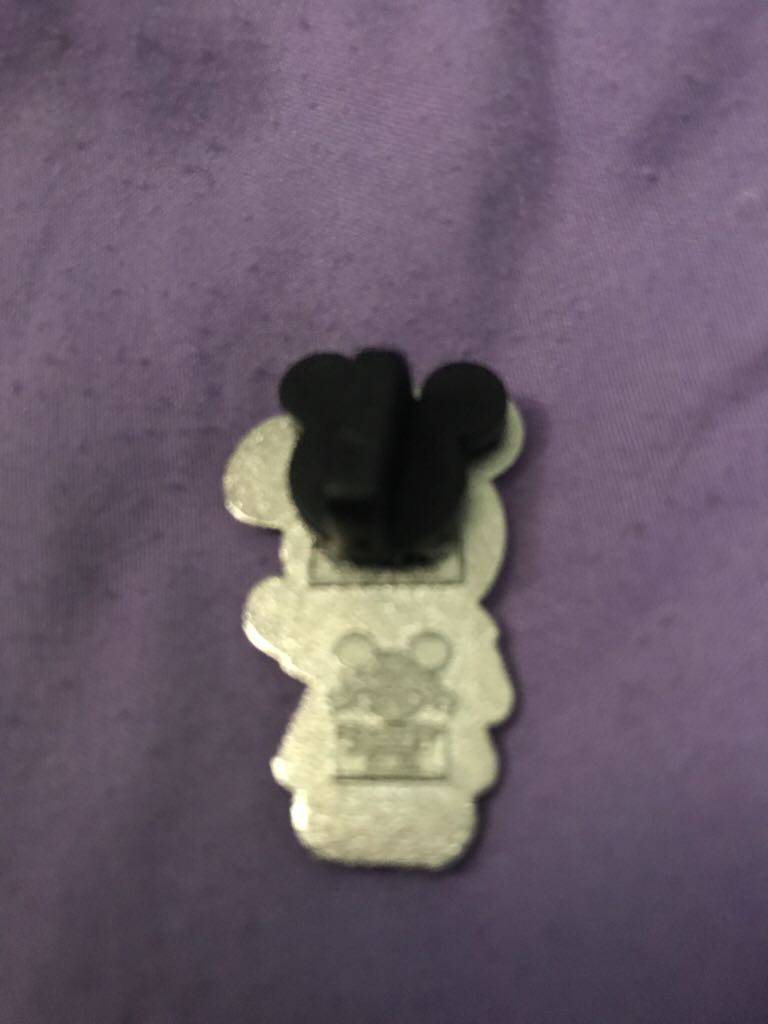 Minnie Mouse  pin collectible - Main Image 2
