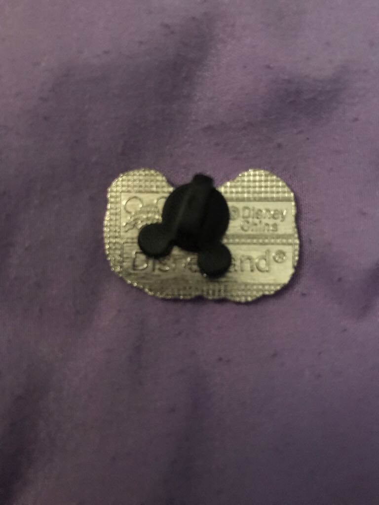 Mickey Mouse Hands  pin collectible - Main Image 2