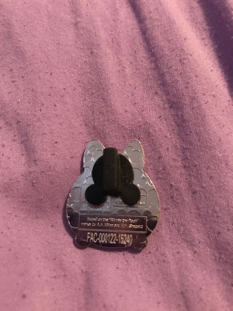 Tsum Tsum - Piglet - Tsum Tsum pin collectible - Main Image 2