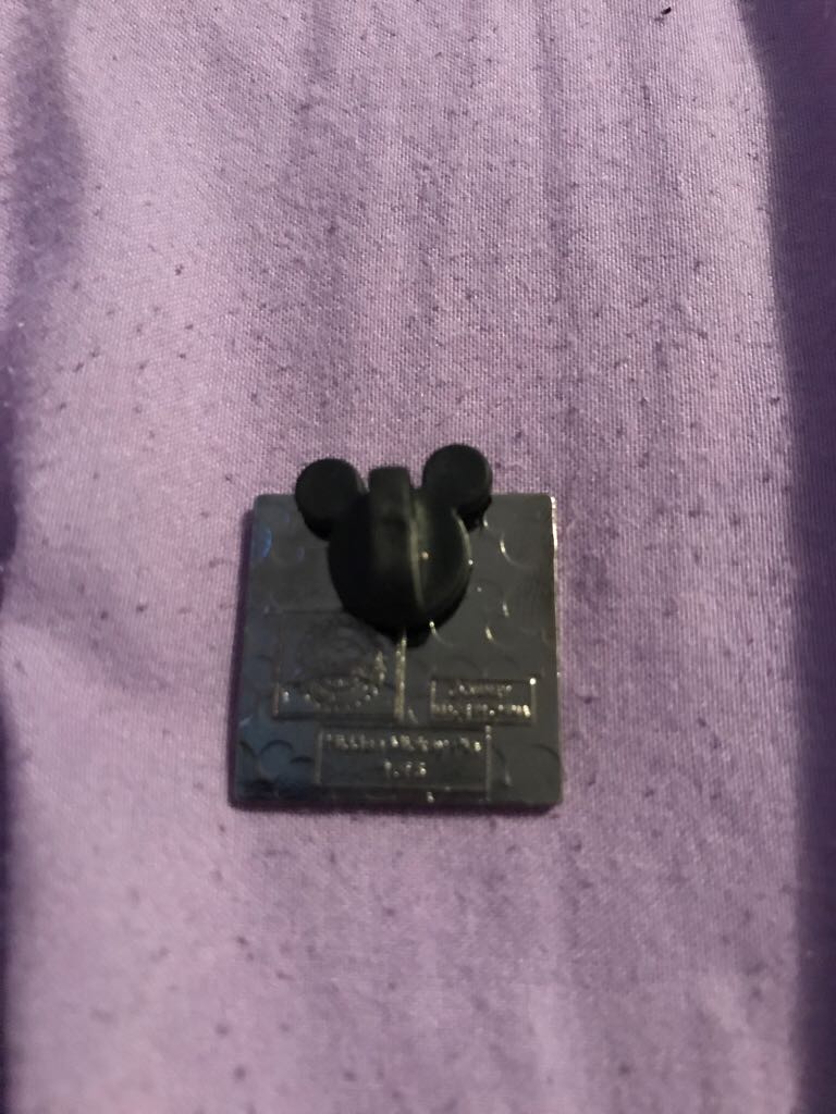 Oswald  pin collectible - Main Image 2