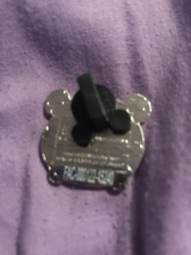 Tsum Tsum - Winnie-the-Pooh - Tsum Tsum pin collectible - Main Image 2