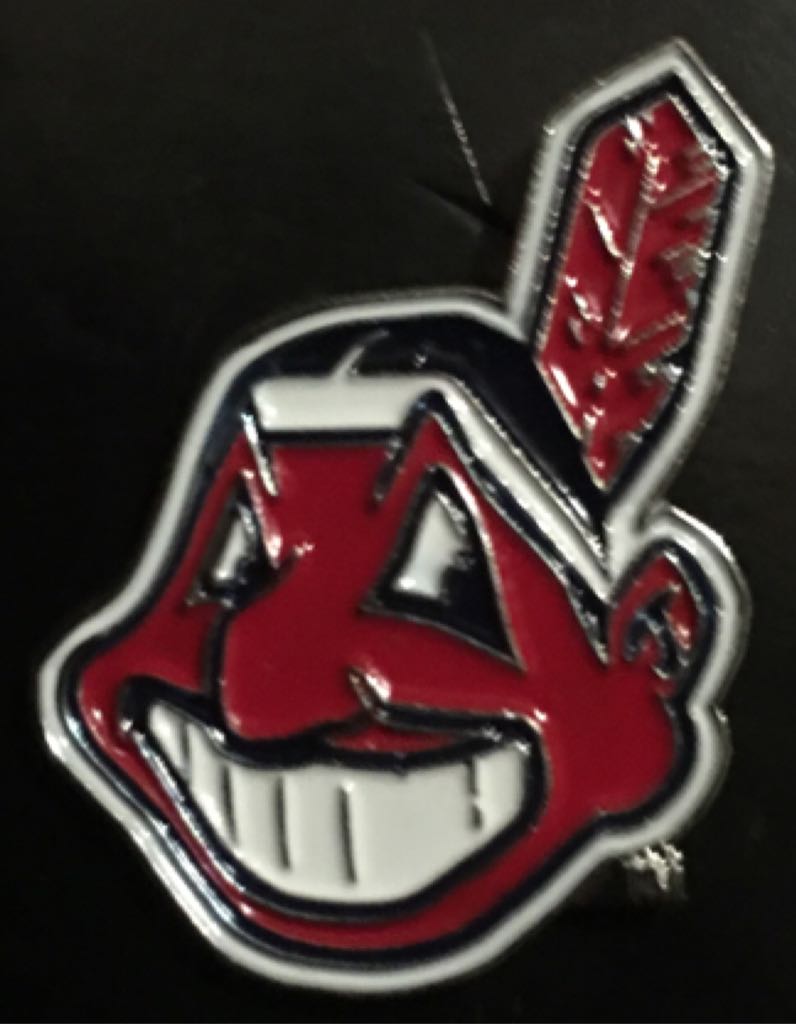 Goofy And Donald Duck With Statue