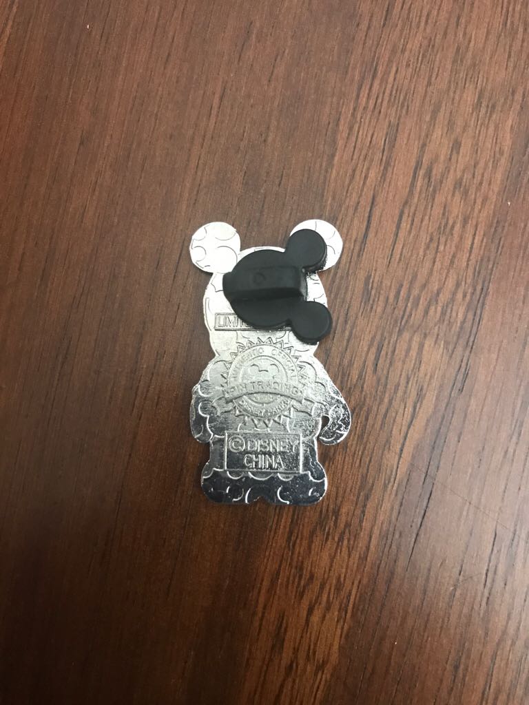 Vinylmation — Gingerbread Man  pin collectible - Main Image 2
