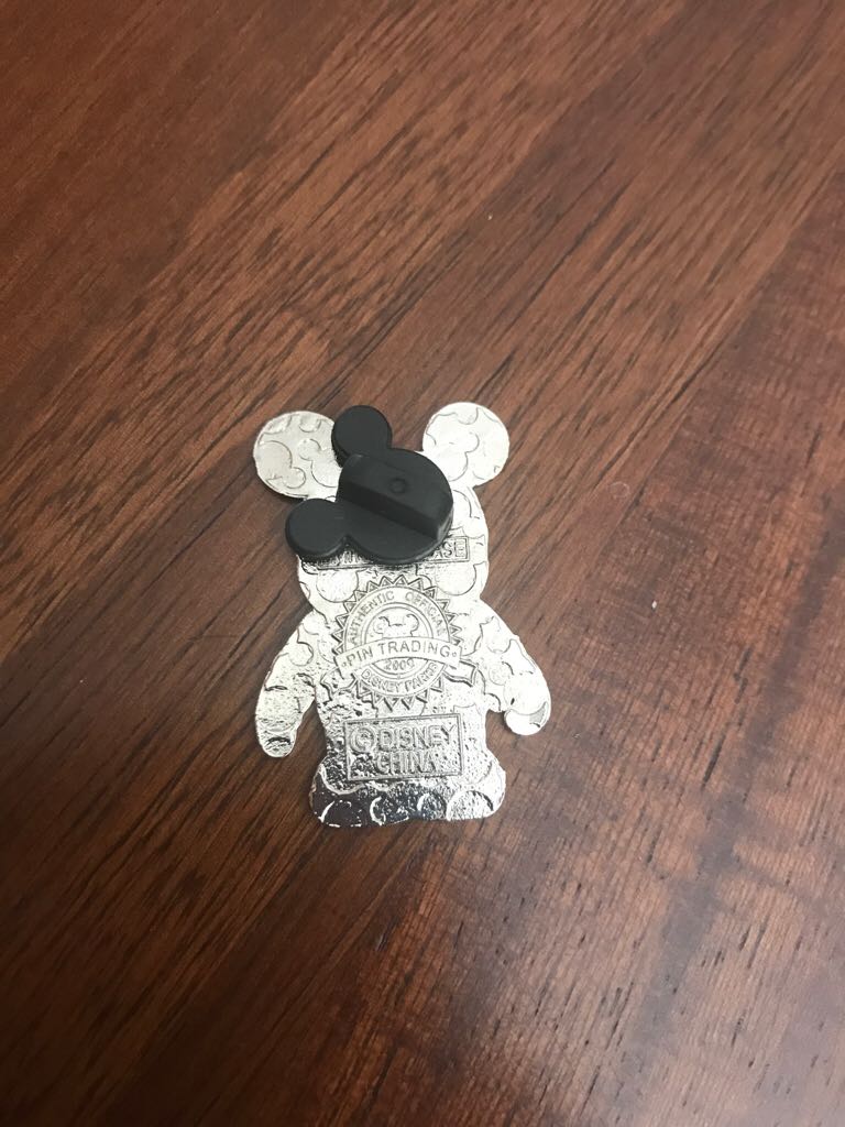 Vinylmation — I Love You  pin collectible - Main Image 2