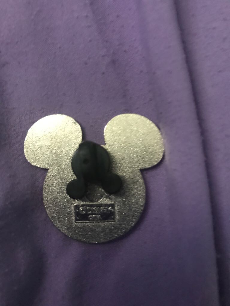 Yi-Yang Mickey Head  pin collectible - Main Image 2