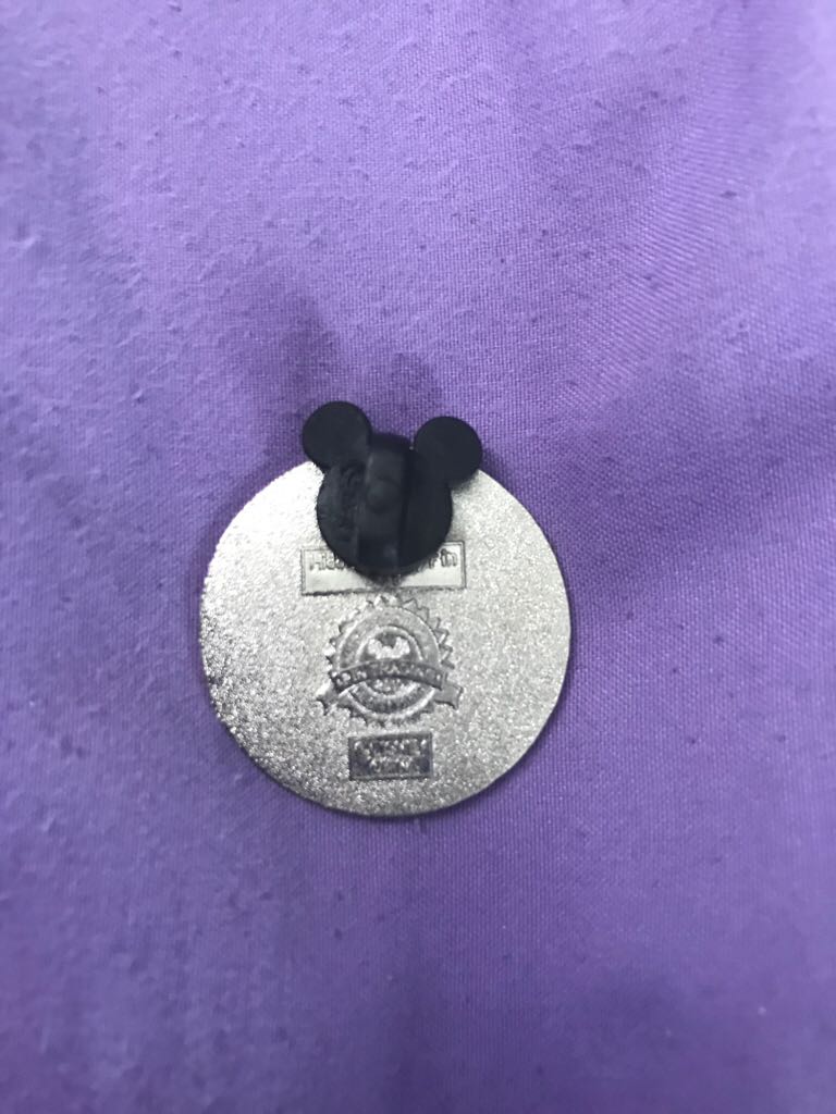Mickey Heads Silhouettes - Disney Parks pin collectible - Main Image 2