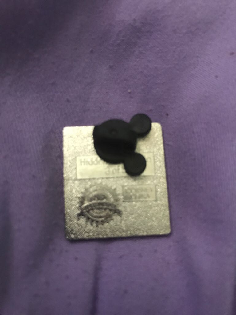 Swan  pin collectible - Main Image 2