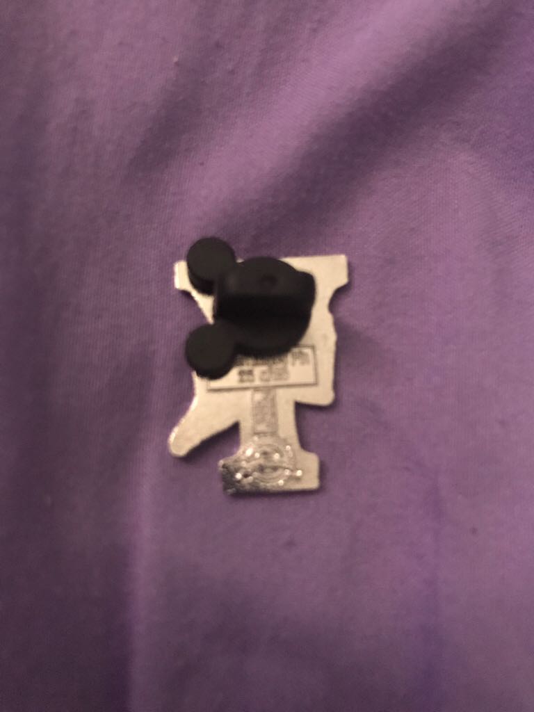 Y — Yen Sid  pin collectible - Main Image 2