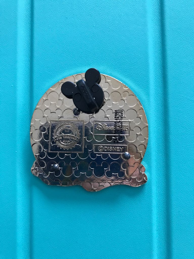 Anna, Elsa, & Olaf  pin collectible - Main Image 2