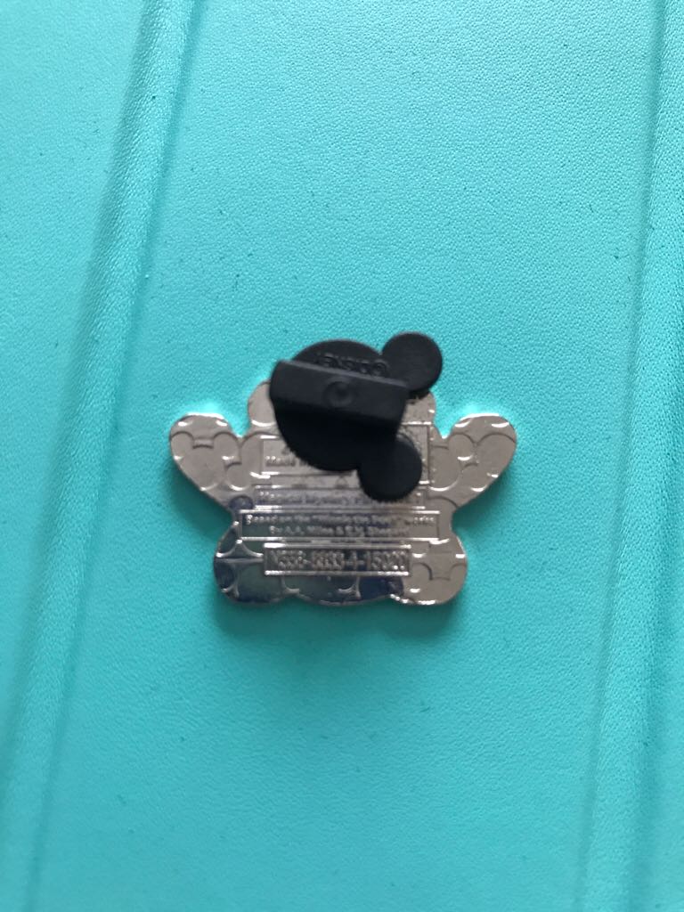 Tigger  pin collectible - Main Image 2