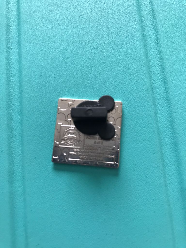 Tigger  pin collectible - Main Image 2