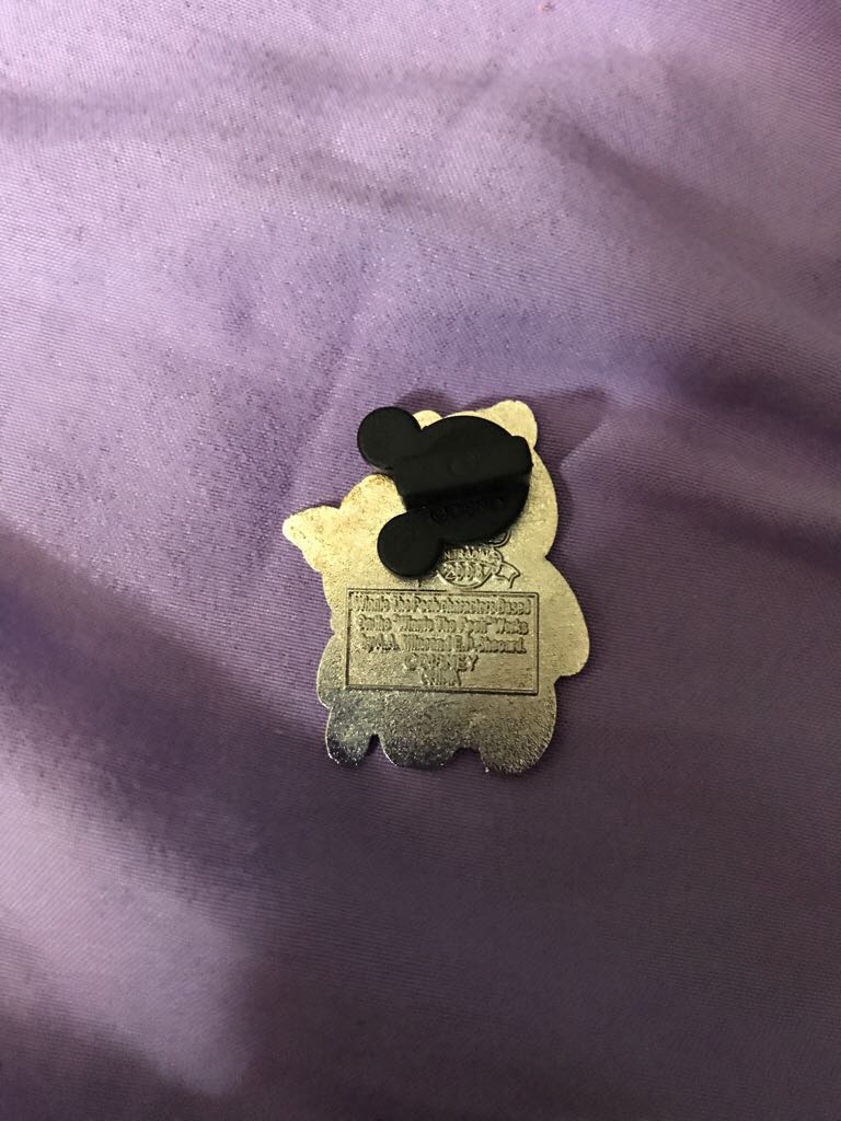 Winnie The Pooh & Piglet  pin collectible - Main Image 2
