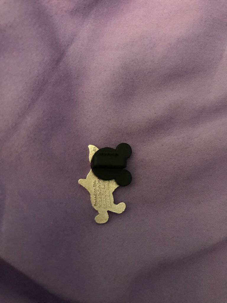 Piglet  pin collectible - Main Image 2