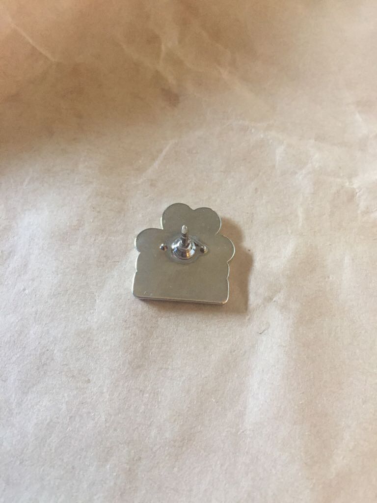 Ireland Shamrock  pin collectible - Main Image 2