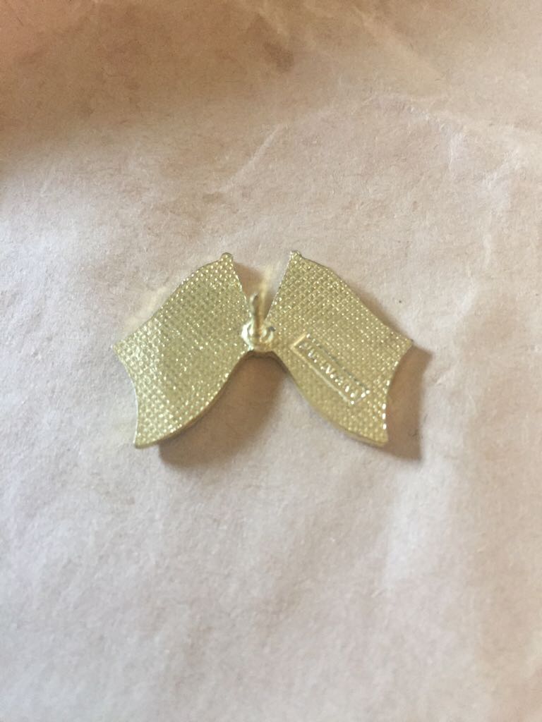 USA UK Flags  pin collectible - Main Image 2