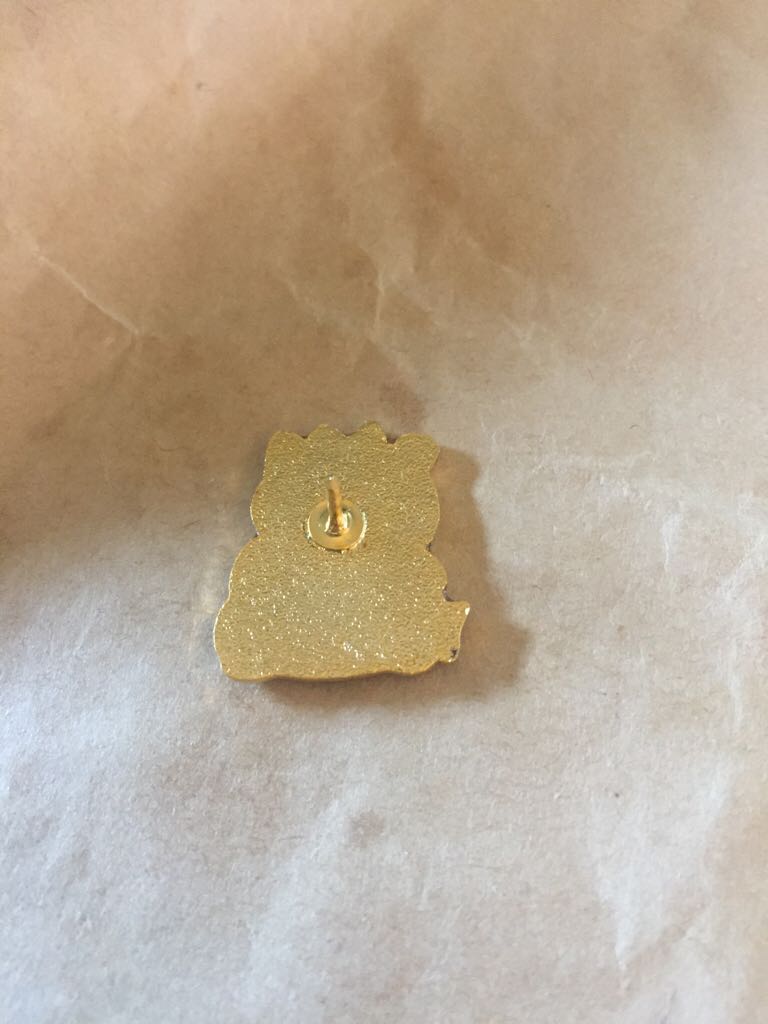 Maneki Neko Fish  pin collectible - Main Image 2