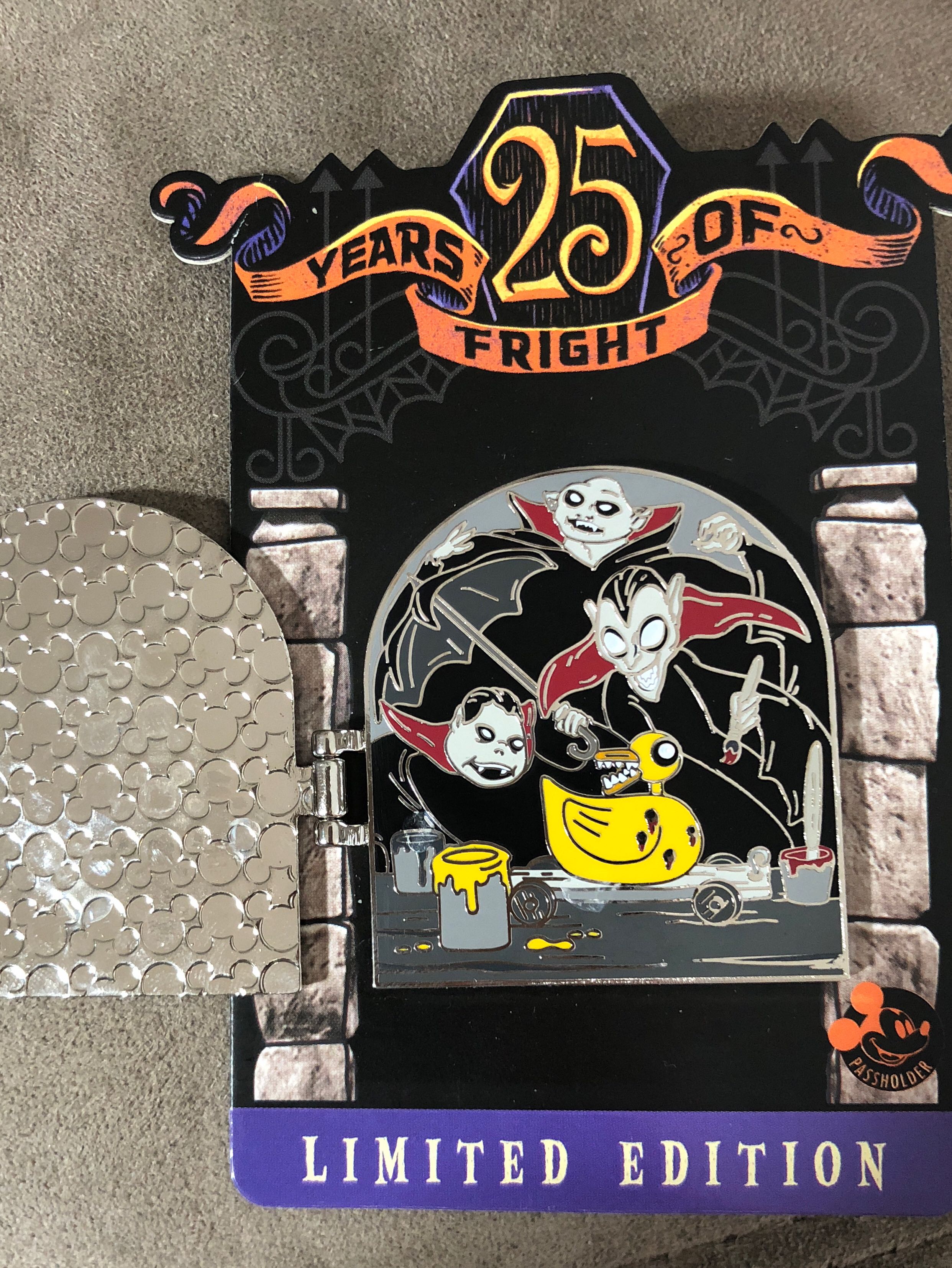 25 Years Of Fright Jack Skellington   pin collectible [Barcode 400021044142] - Main Image 2