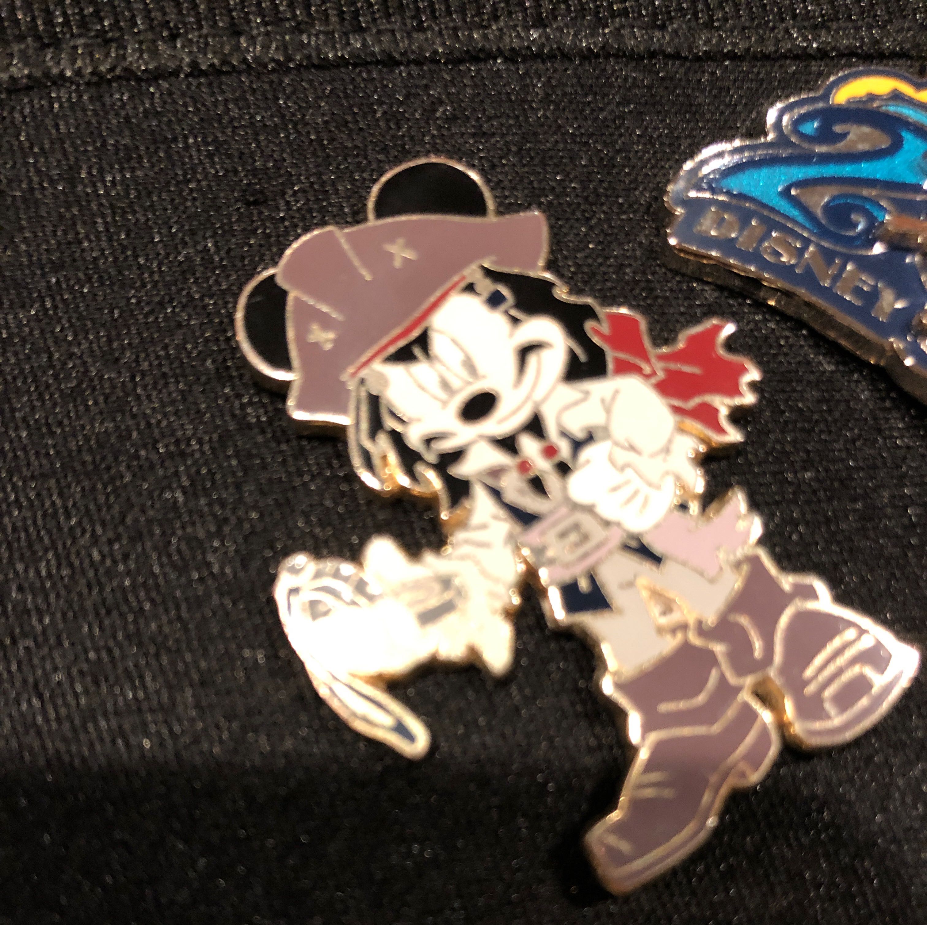 Pin Trader’s Delight - Honey Lemon