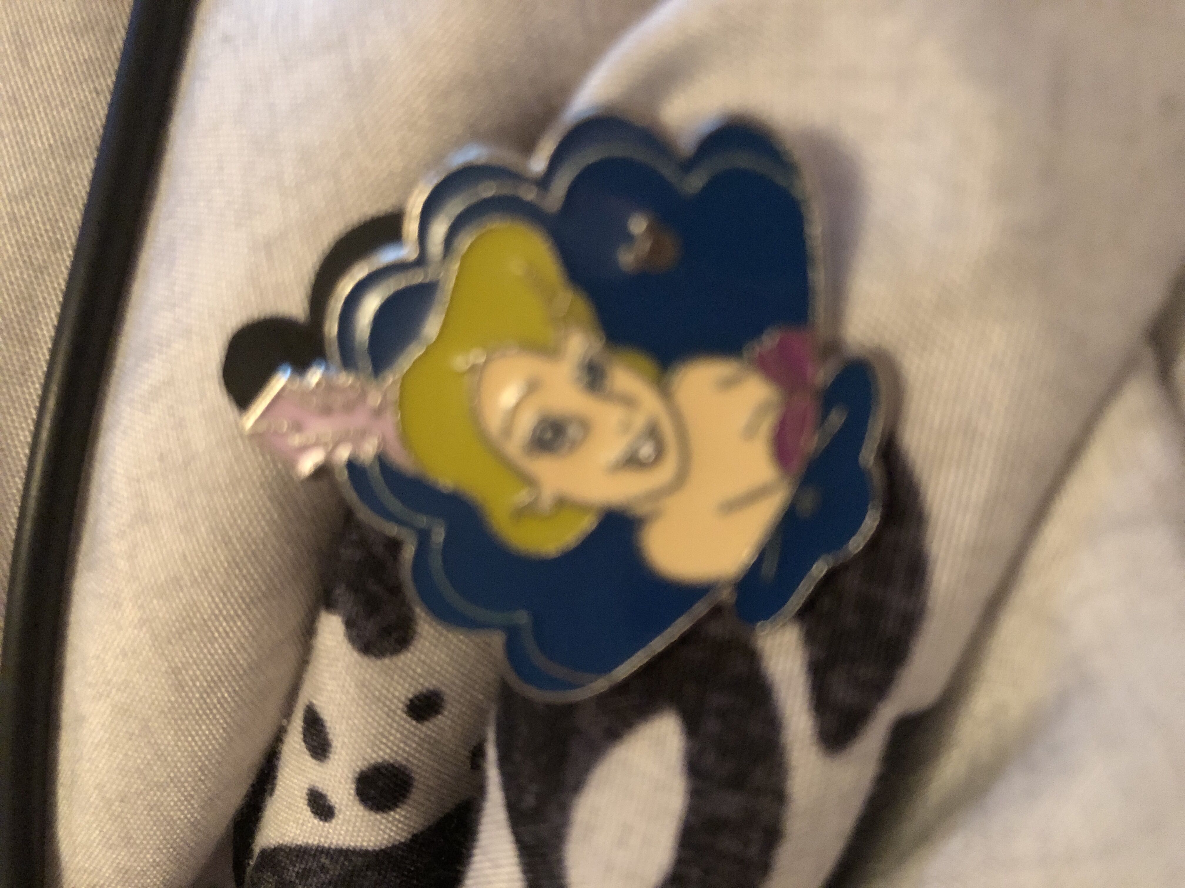 Alice In Wonderland: Alice In Tea Cup