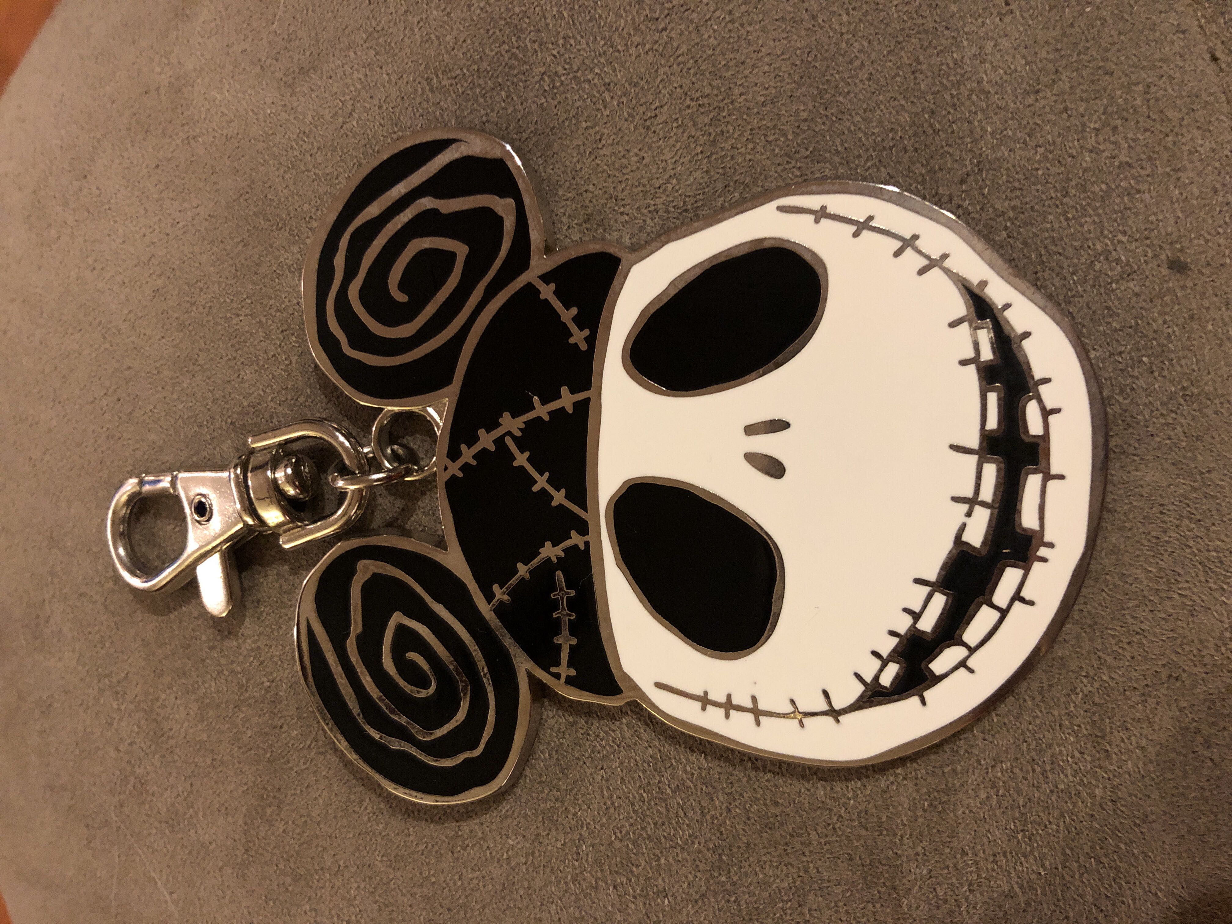 Jack Skellington Lanyard Hanger   pin collectible - Main Image 1
