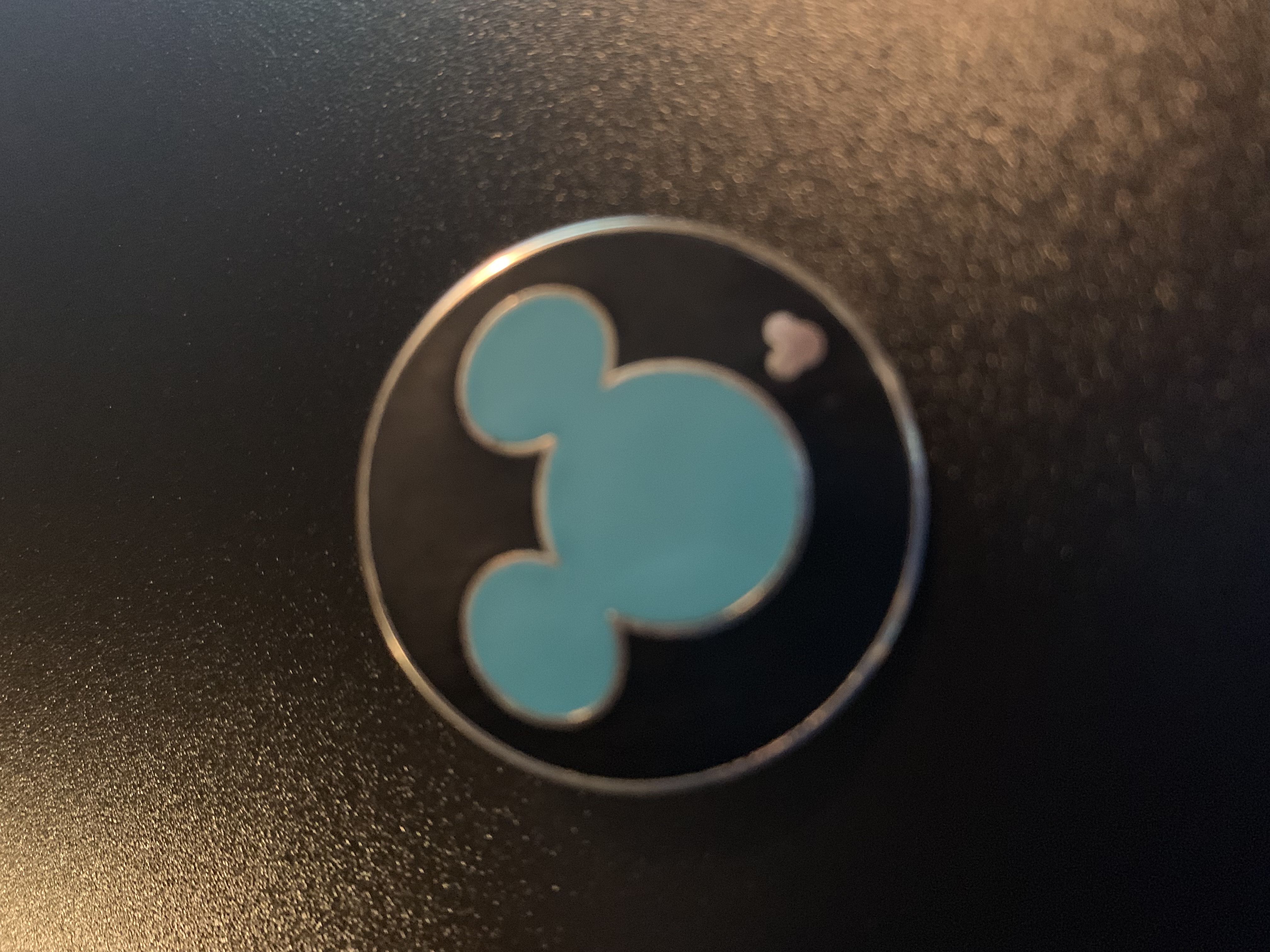 Mickey Head Silhouette   pin collectible - Main Image 1