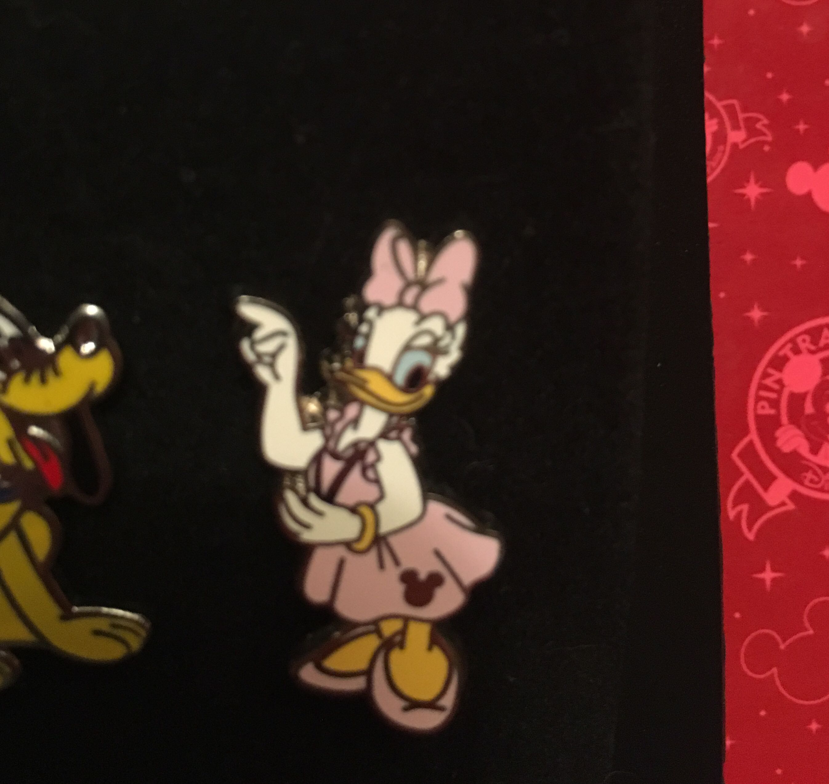Daisy Duck  pin collectible - Main Image 1