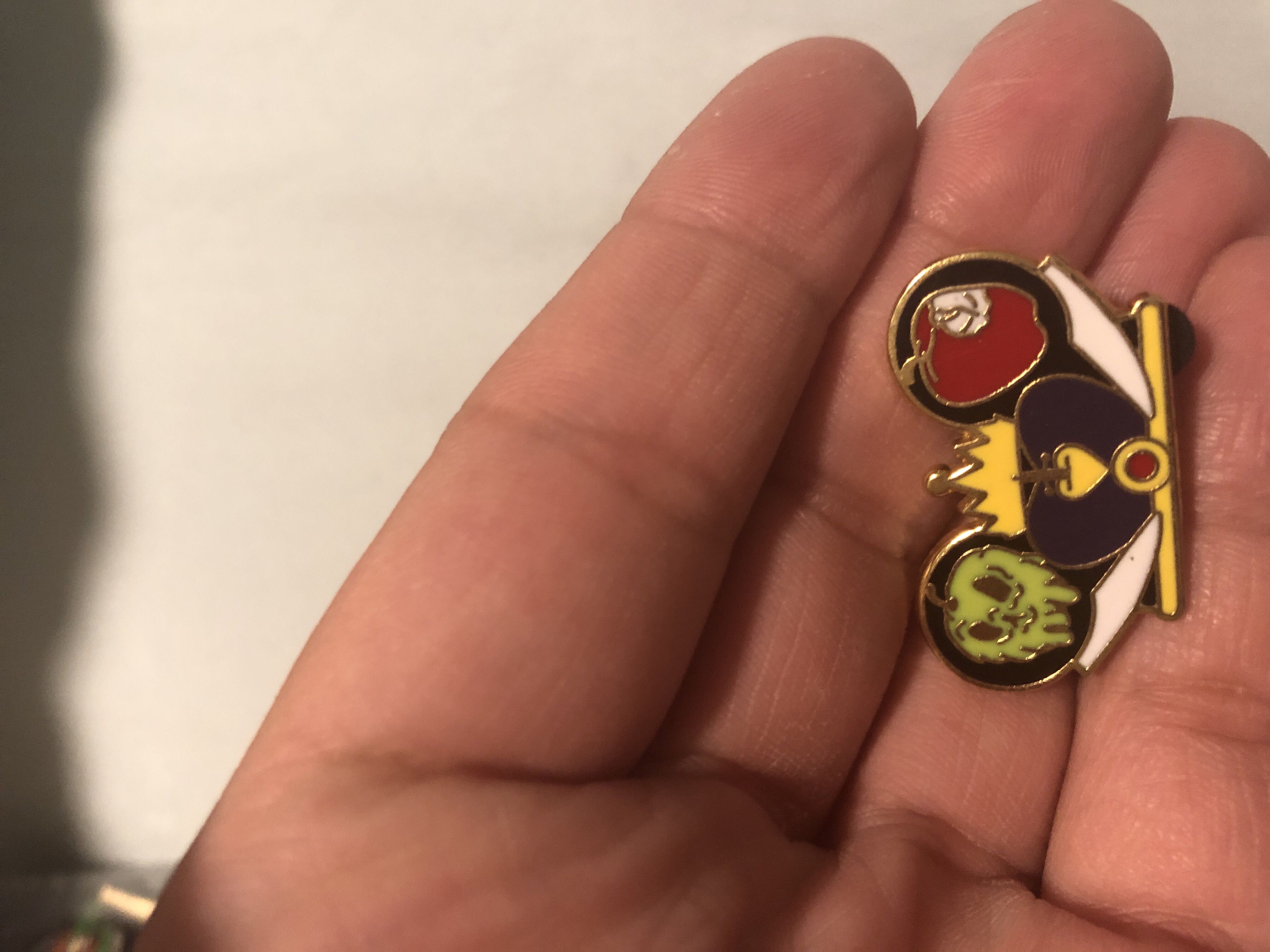 Mickey Ears: Evile Queen  pin collectible - Main Image 1
