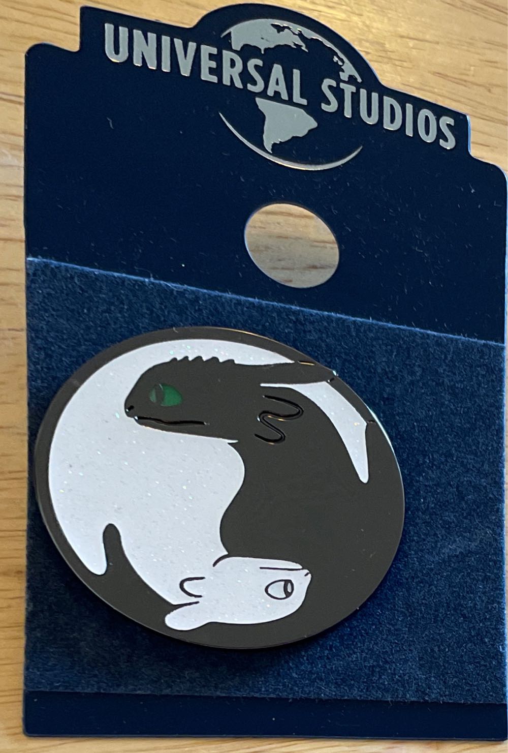 How To Train Your DragonS: Yin And Yang  pin collectible [Barcode 400013357908] - Main Image 2