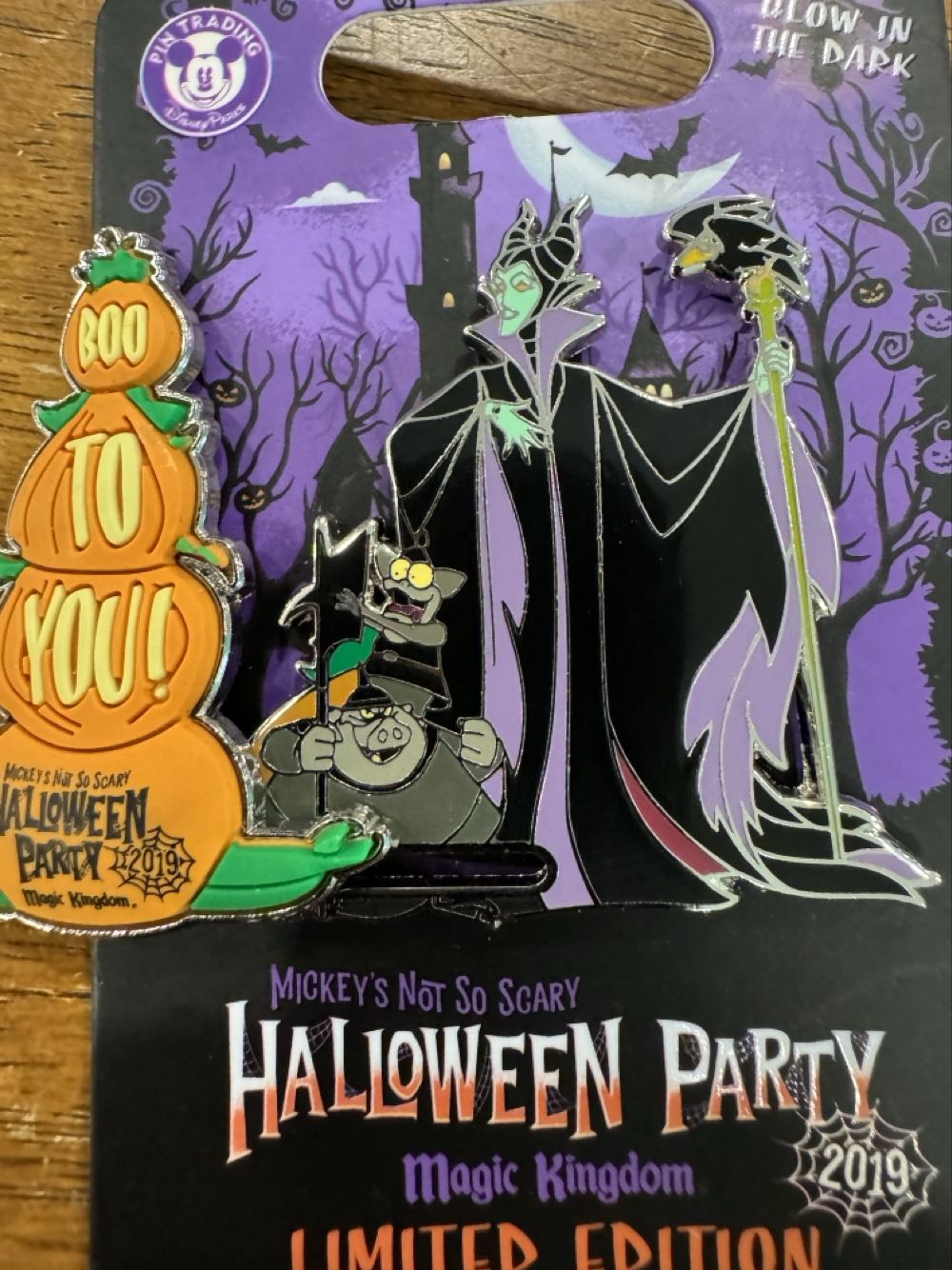 Halloween 2019 boo to you Sleeping Beauty : Maleficent  pin collectible [Barcode 400034250035] - Main Image 2