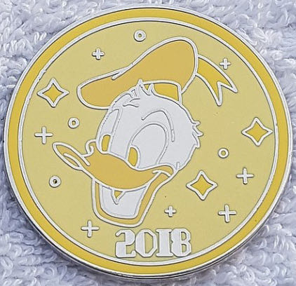 Disney Parks 2018 Pin Trading Starter Set - Donald  pin collectible - Main Image 1
