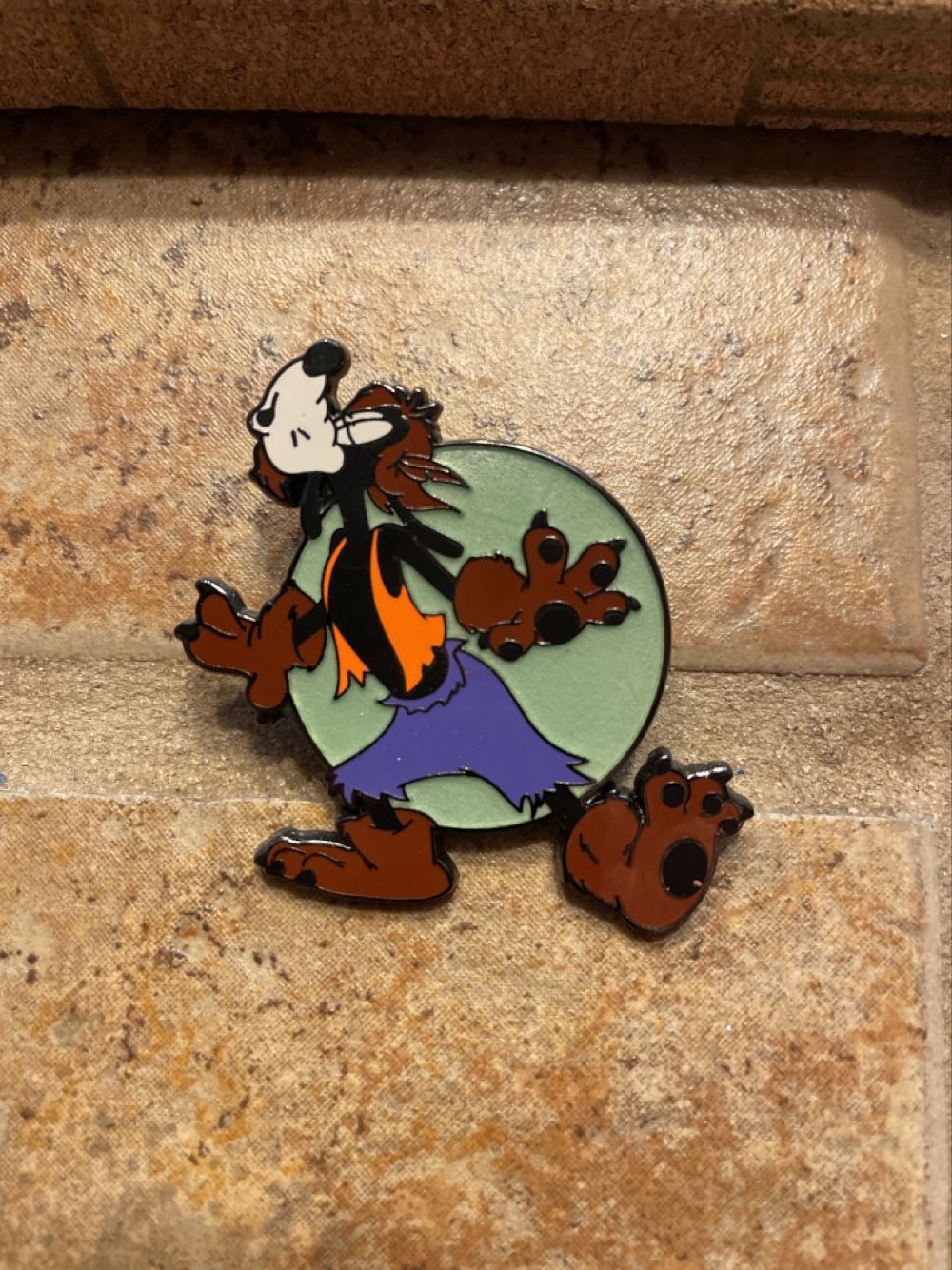 Halloween 2019 Disney Parks - Werewolf Goofy - Holidays and Events pin collectible [Barcode 400021279773] - Main Image 1