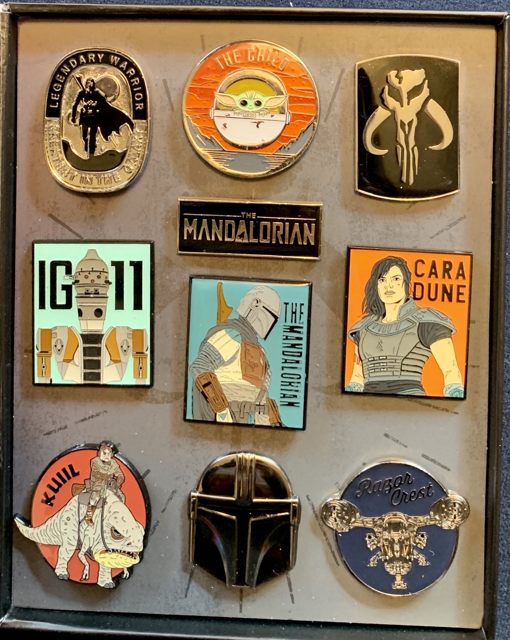 Mandalorian 10 Pin Badge Set - Bas-relief pin collectible - Main Image 2