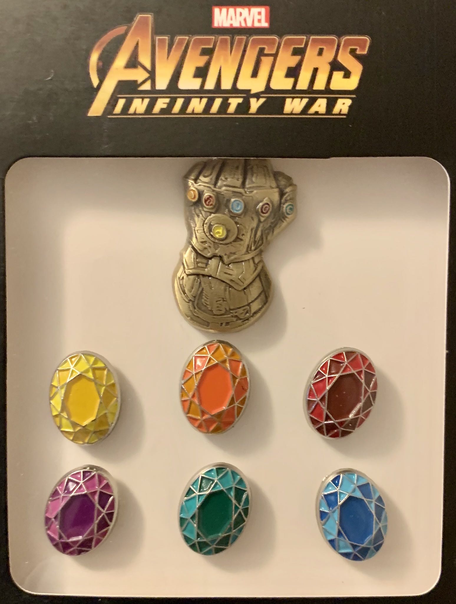 Infinity Gauntlet Enamel Pin Set - Bas-relief pin collectible - Main Image 2