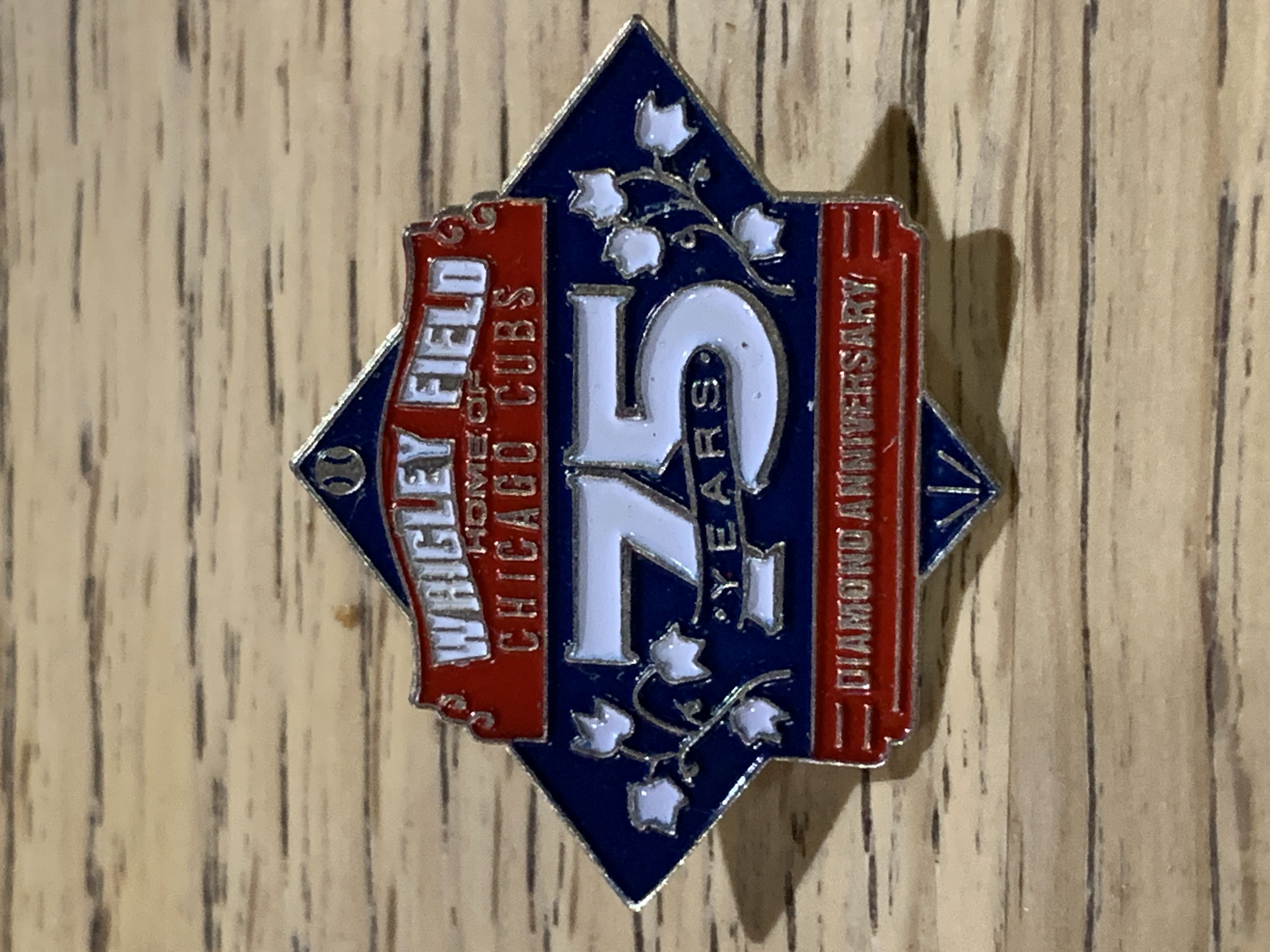 Wrigley Field 75th Anniversary Pin - Commemerative Pin pin collectible - Main Image 1