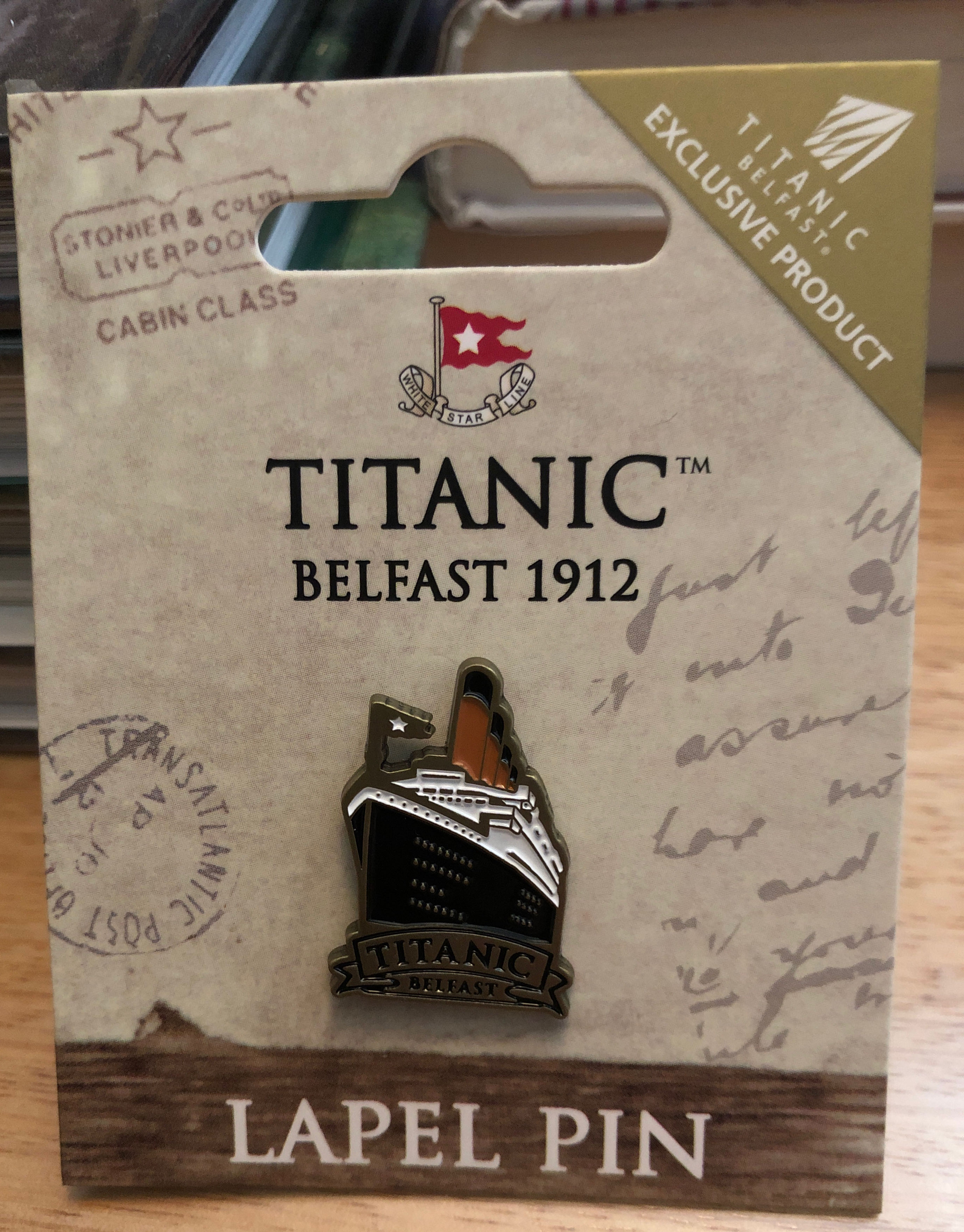 Hand Of The King / Broche “Mano Del Rey”