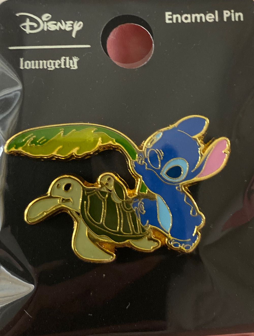 Stitch: Stitch Helping Turtles  pin collectible [Barcode 12231442] - Main Image 2
