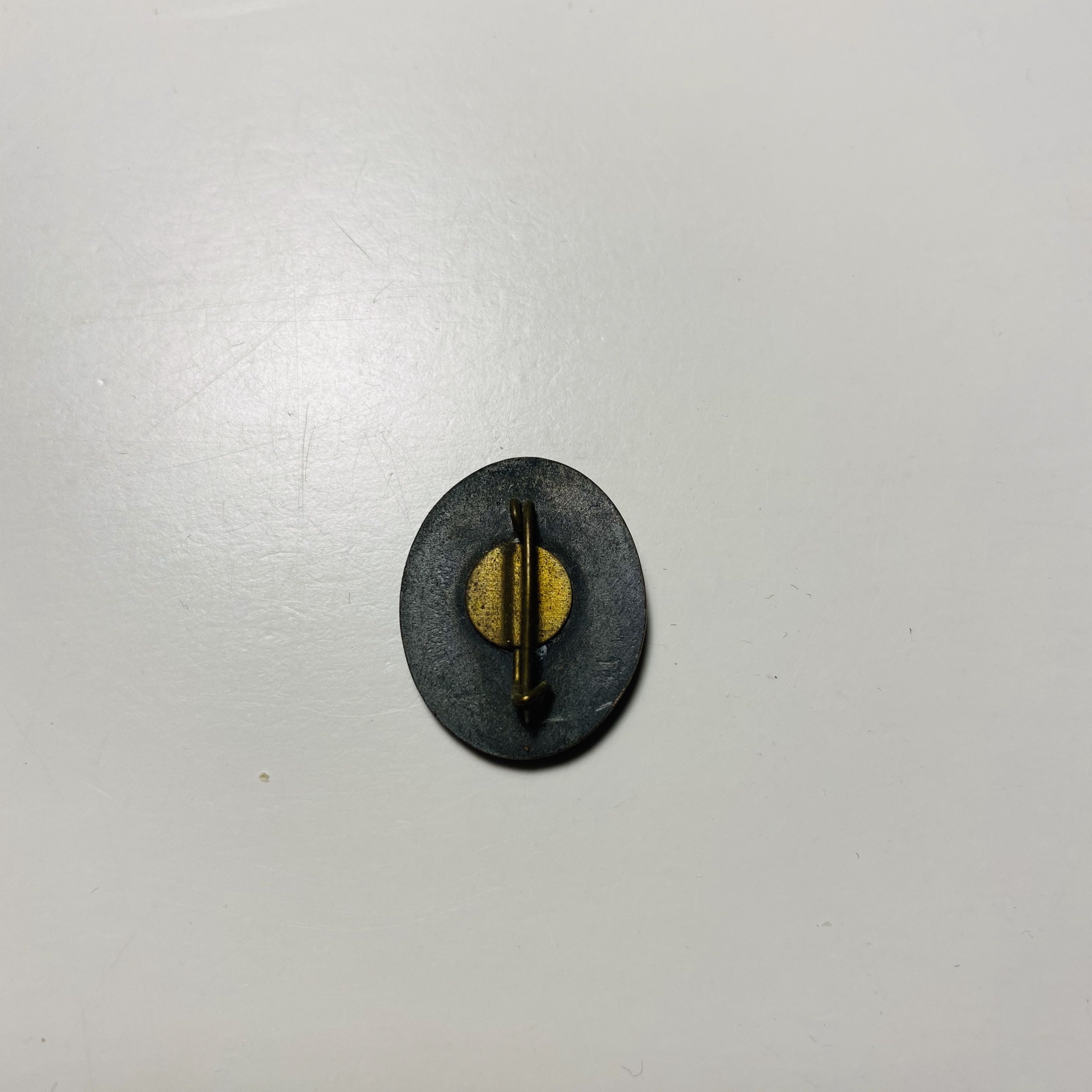 НЕИЗВЕСТНО  pin collectible - Main Image 2