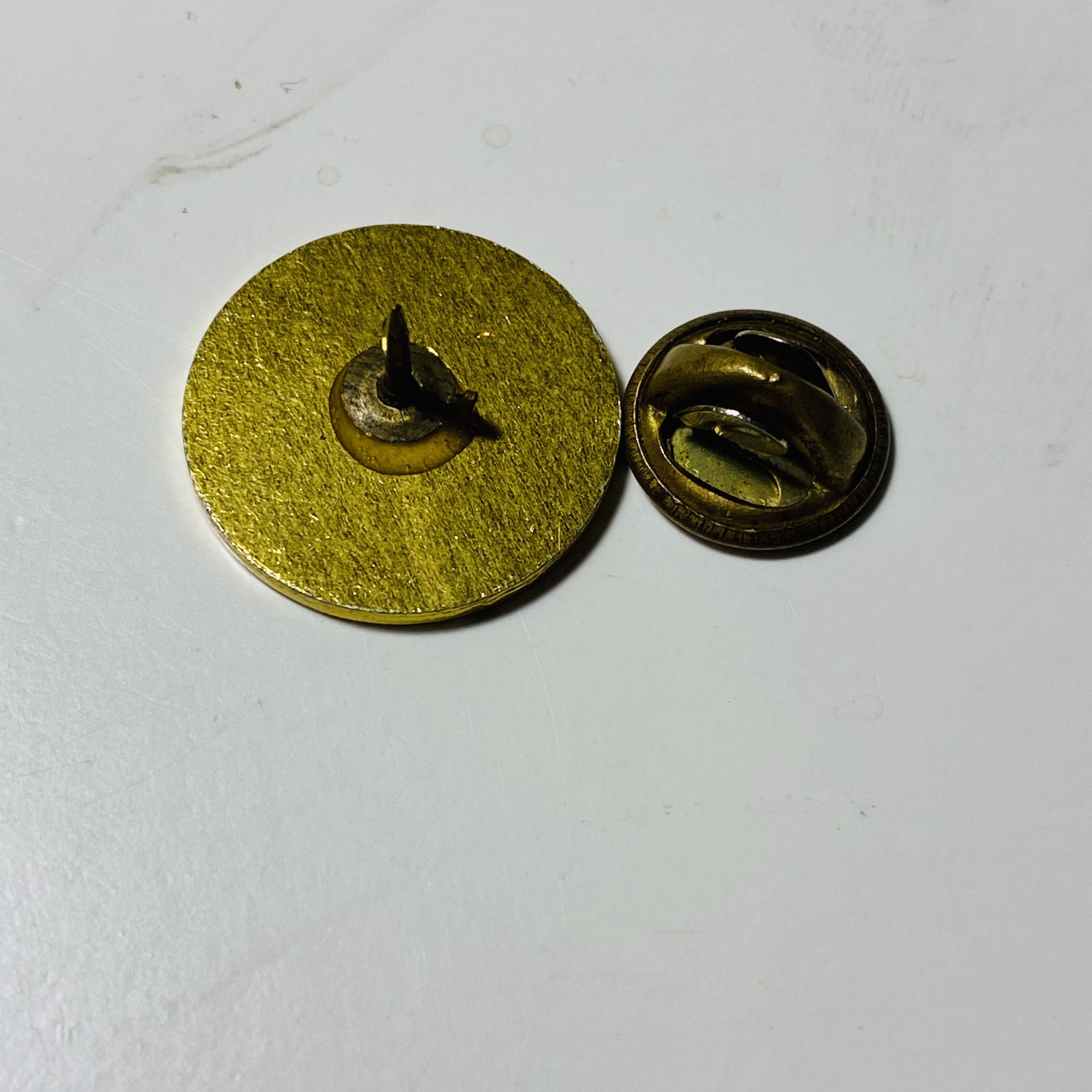 НЕИЗВЕСТНО  pin collectible - Main Image 2