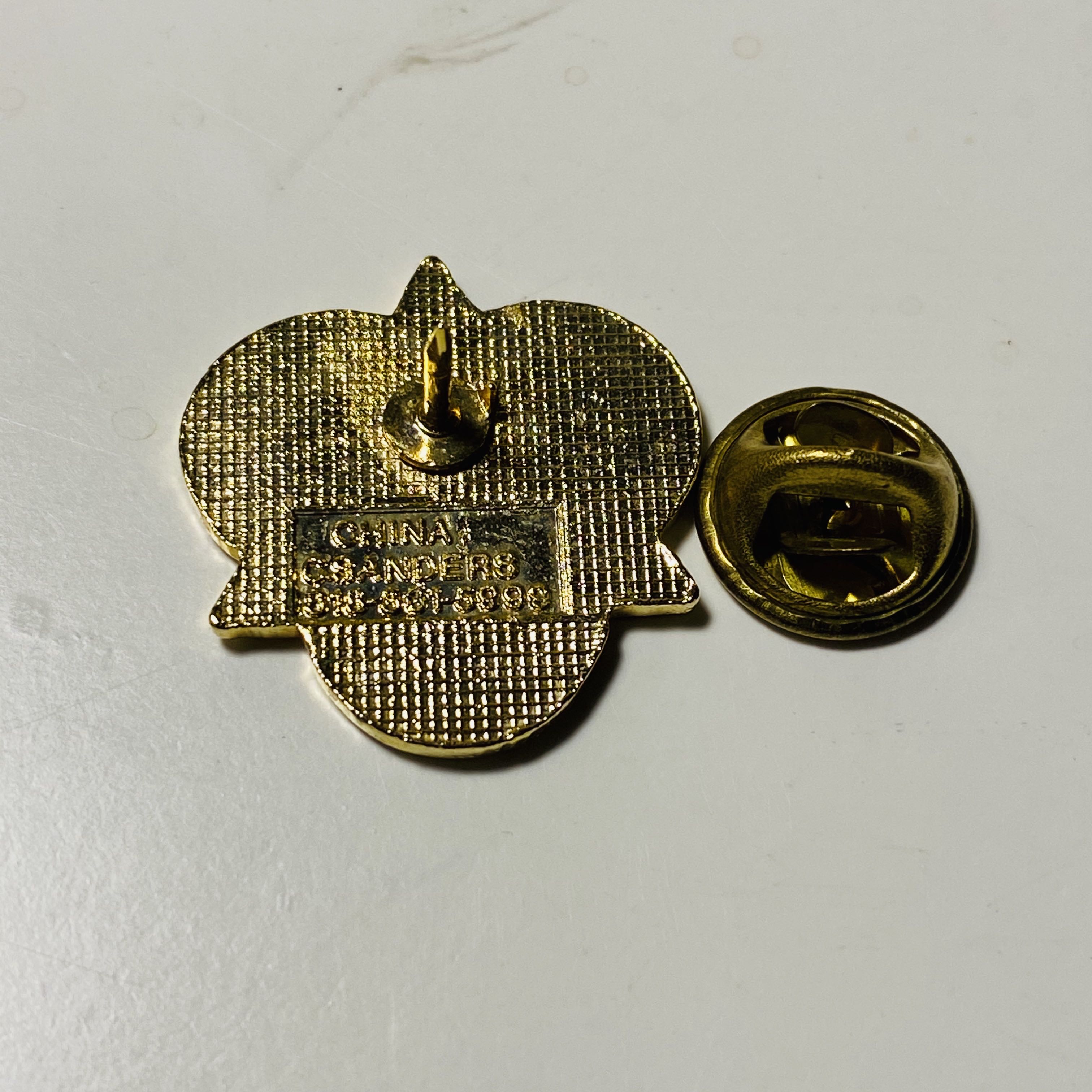 НЕИЗВЕСТНО  pin collectible - Main Image 3