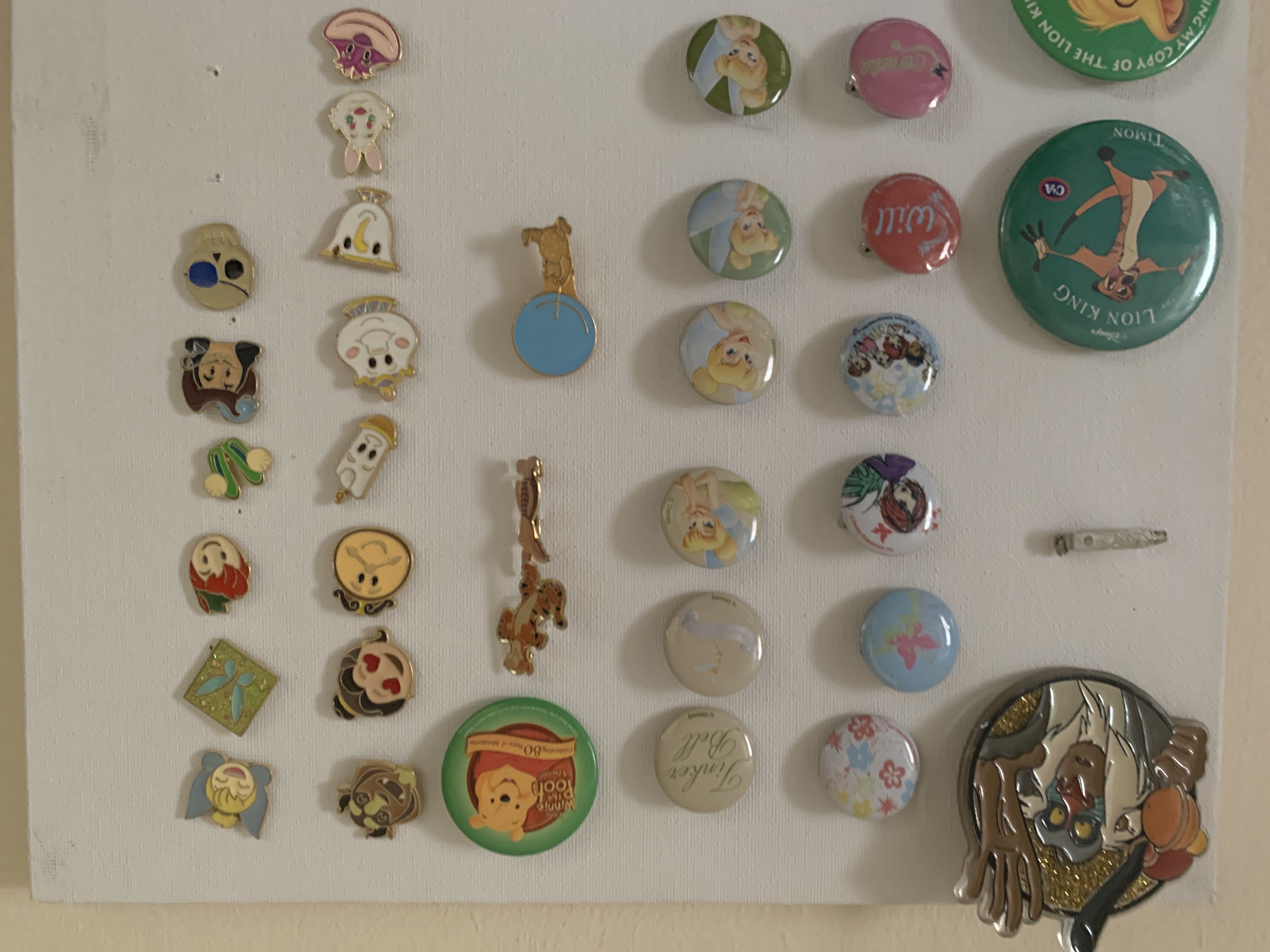 Disney Badges Various  pin collectible - Main Image 2