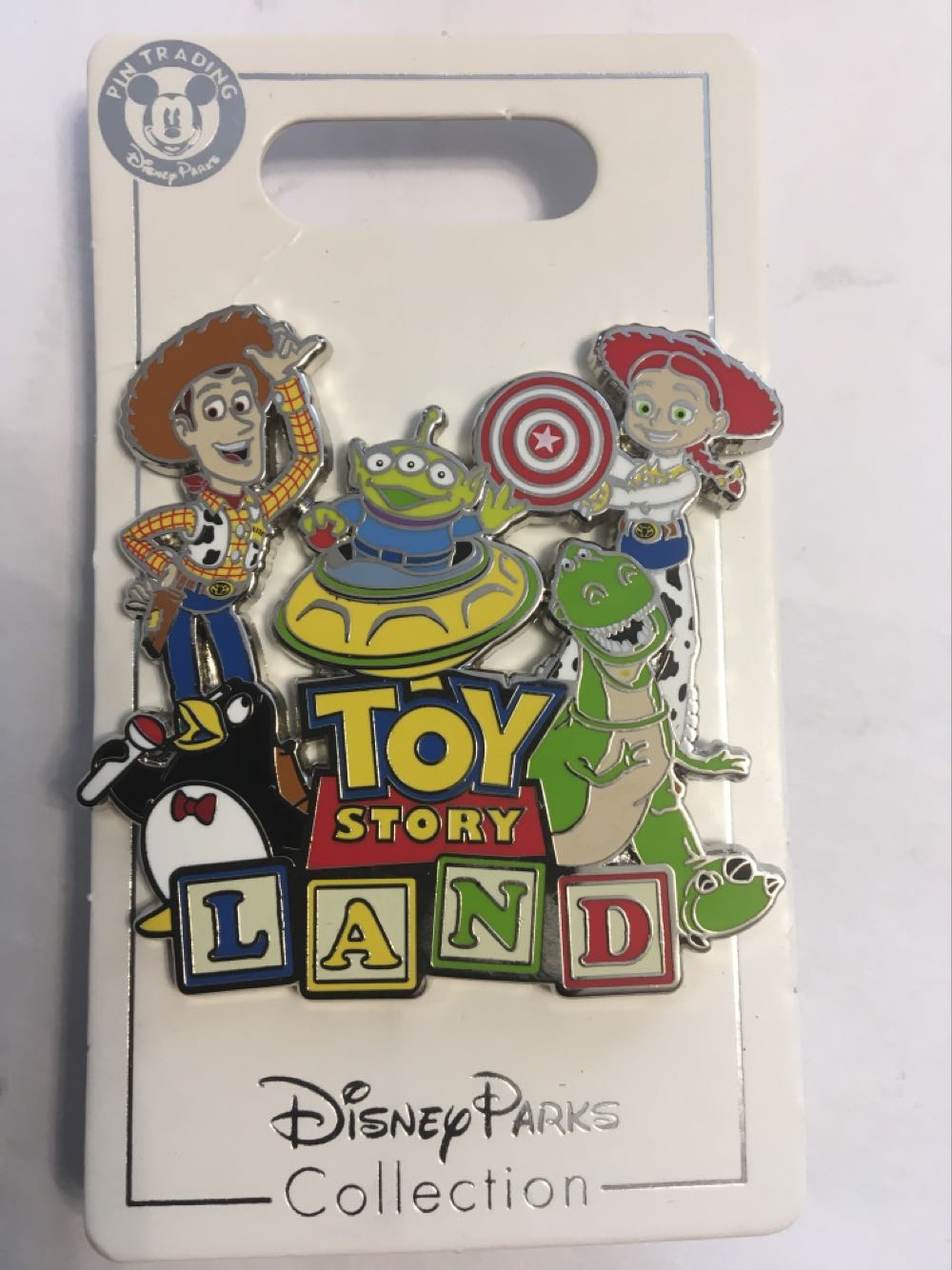 Toy Story Land - Land pin collectible - Main Image 3