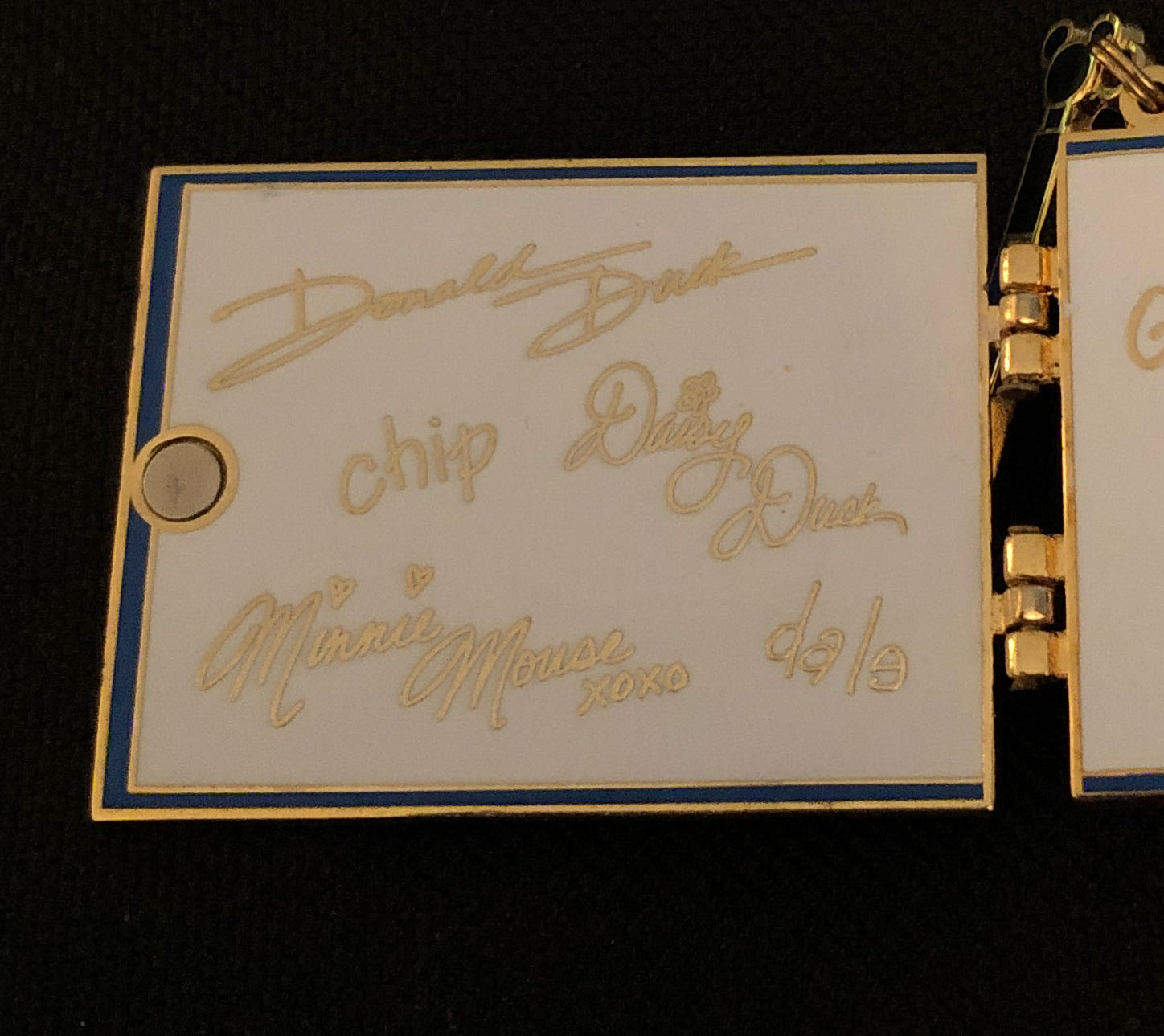 Autograph Book  pin collectible - Main Image 2