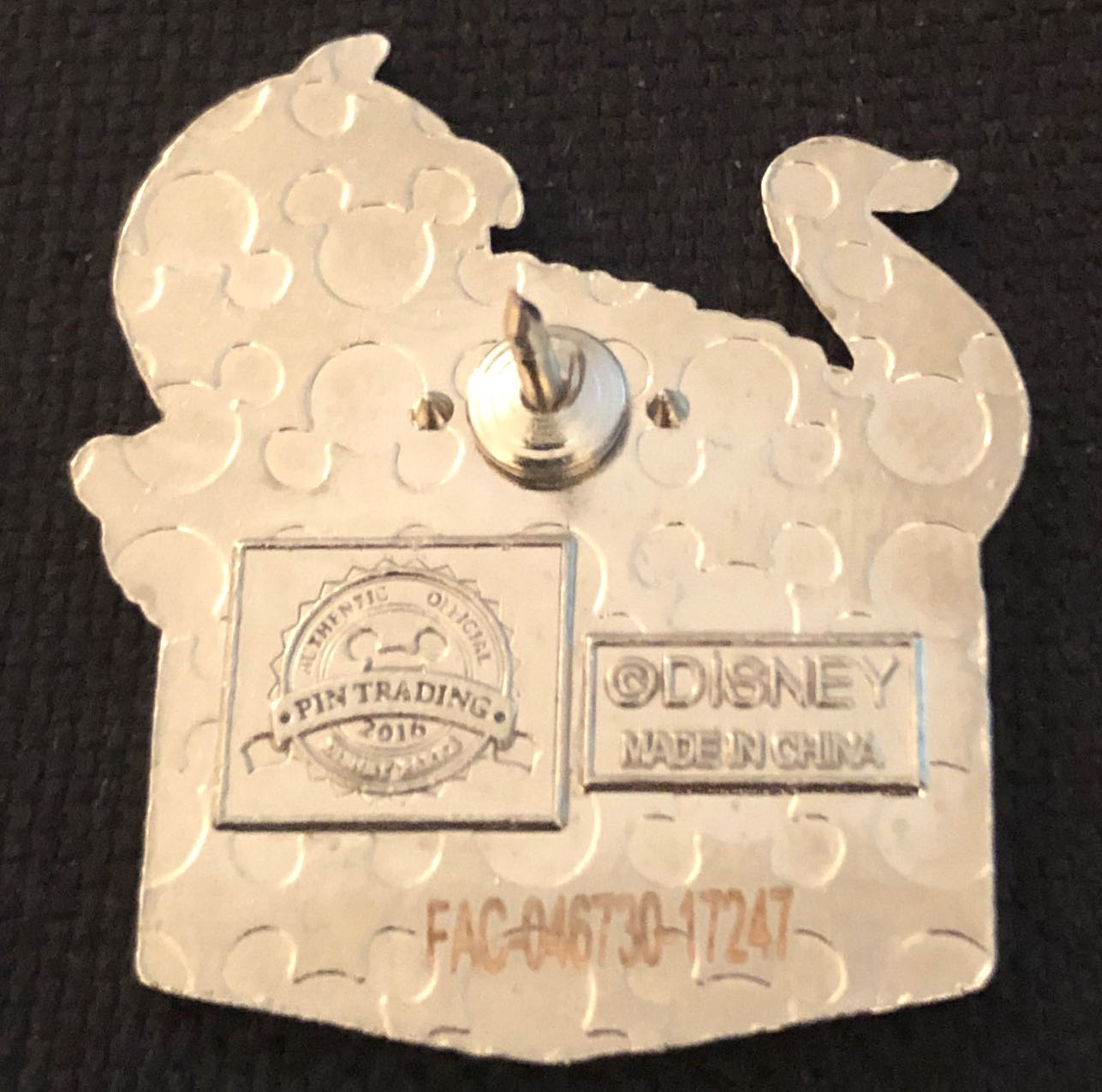 Dino Institute Dinos - Mystery pin collectible - Main Image 2