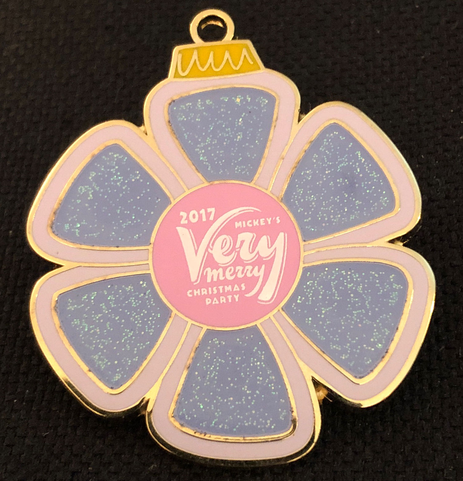 Disney Catalog - Disney Film Story Book  Exclusive Pin Collection - Pinocchio