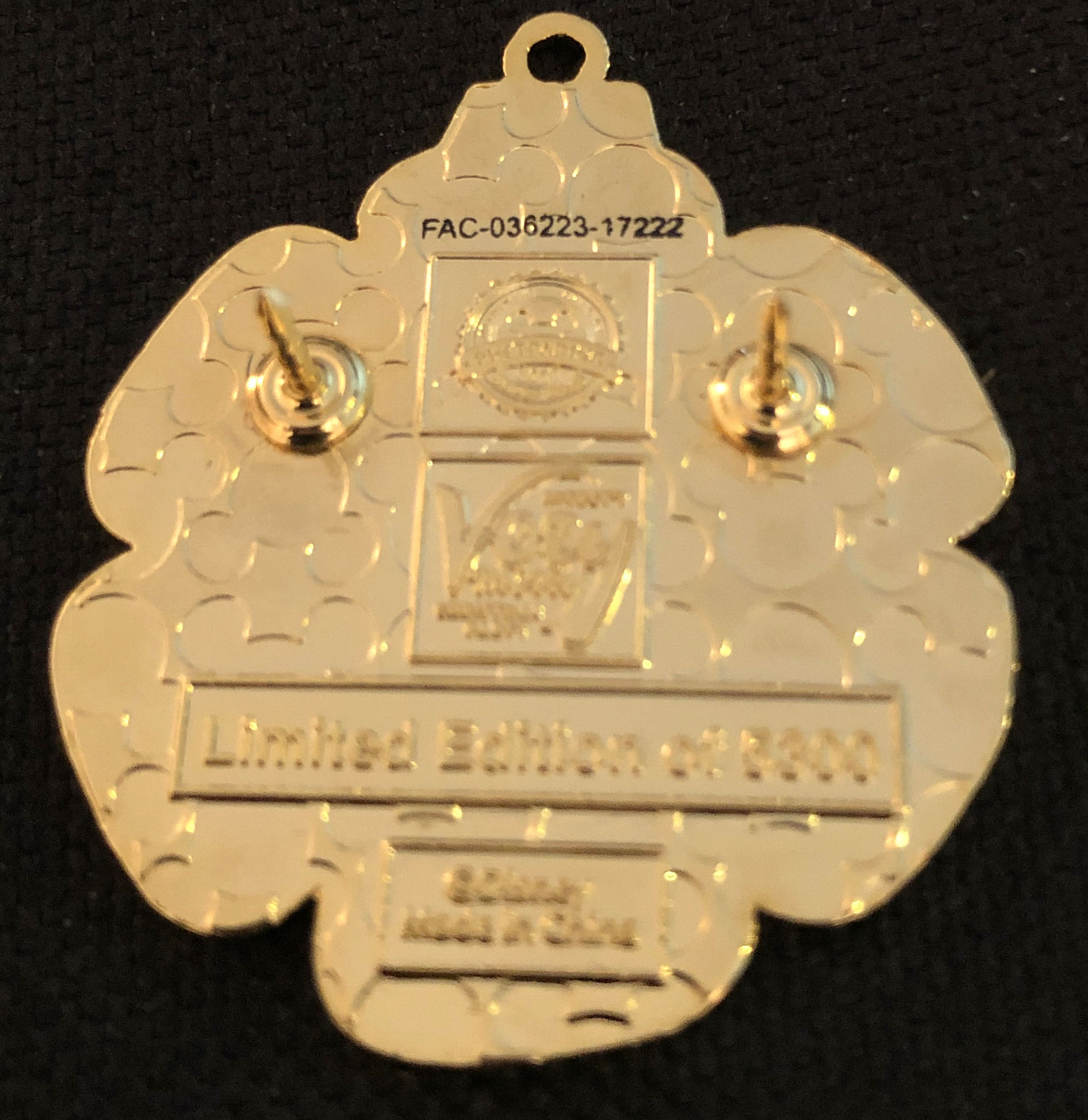 Mickey’s Very Merry Christmas Party 2017 - Pink Flower  pin collectible - Main Image 2