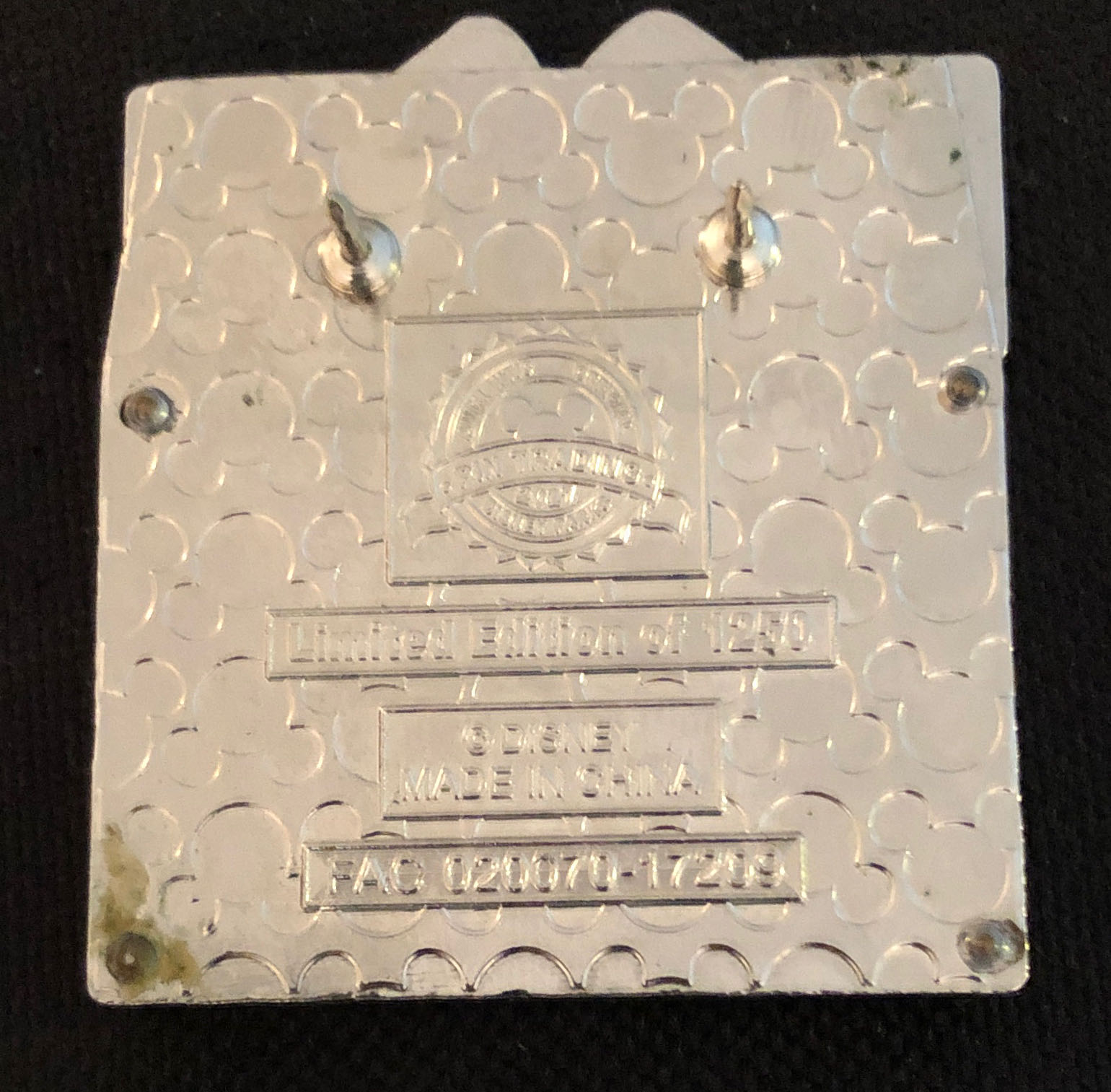 Animal Kingdom Lodge - Christmas 2017  pin collectible - Main Image 3