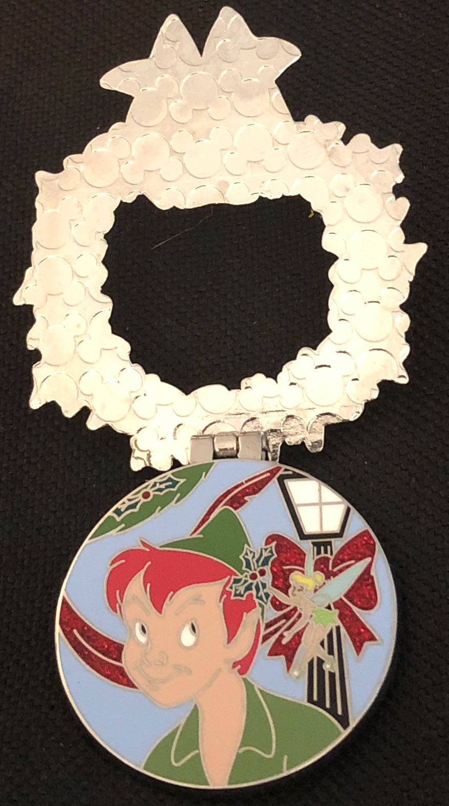 Mickey’s Very Merry Christmas Party 2018  pin collectible - Main Image 2