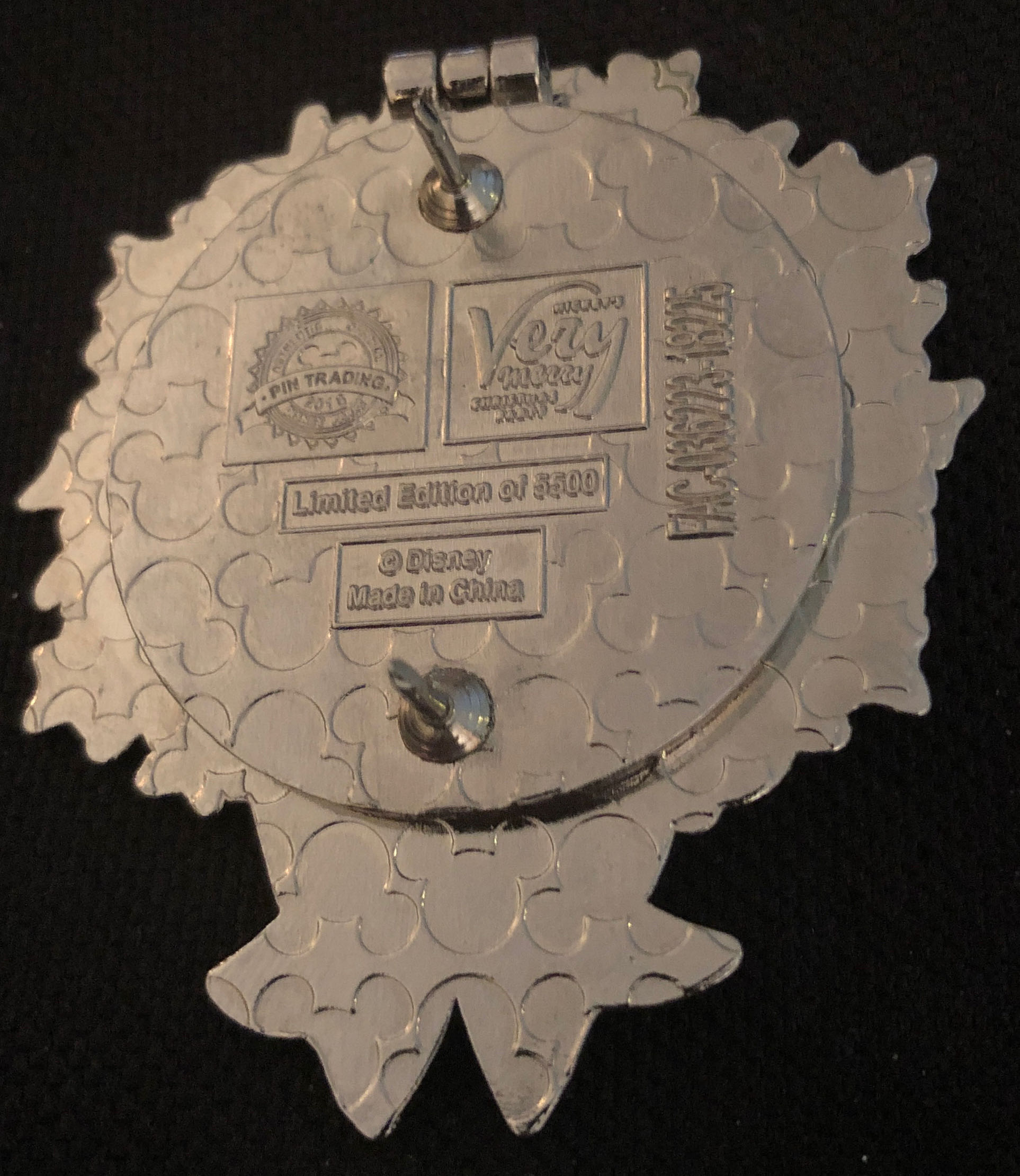 Mickey’s Very Merry Christmas Party 2018  pin collectible - Main Image 3