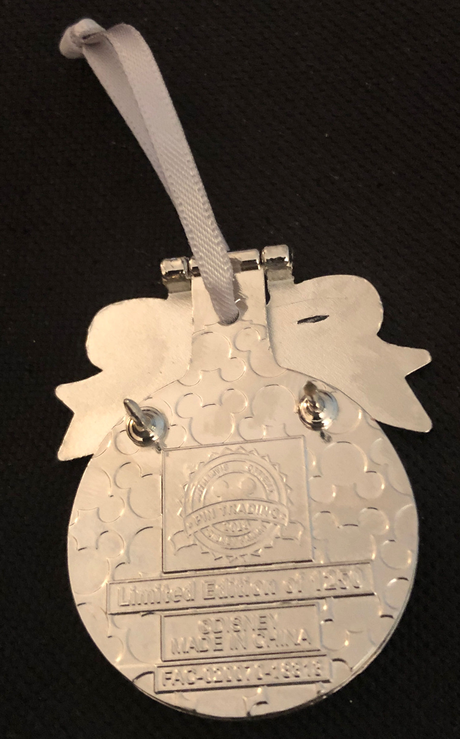 Contemporary Resort - Christmas 2018  pin collectible - Main Image 3