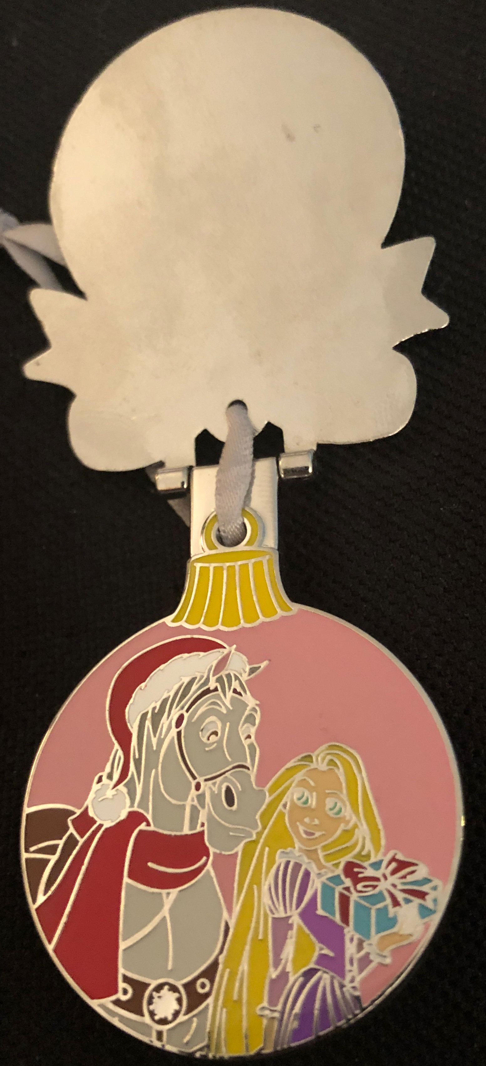 Saratoga Spring Resort & Spa - Christmas 2018  pin collectible - Main Image 2